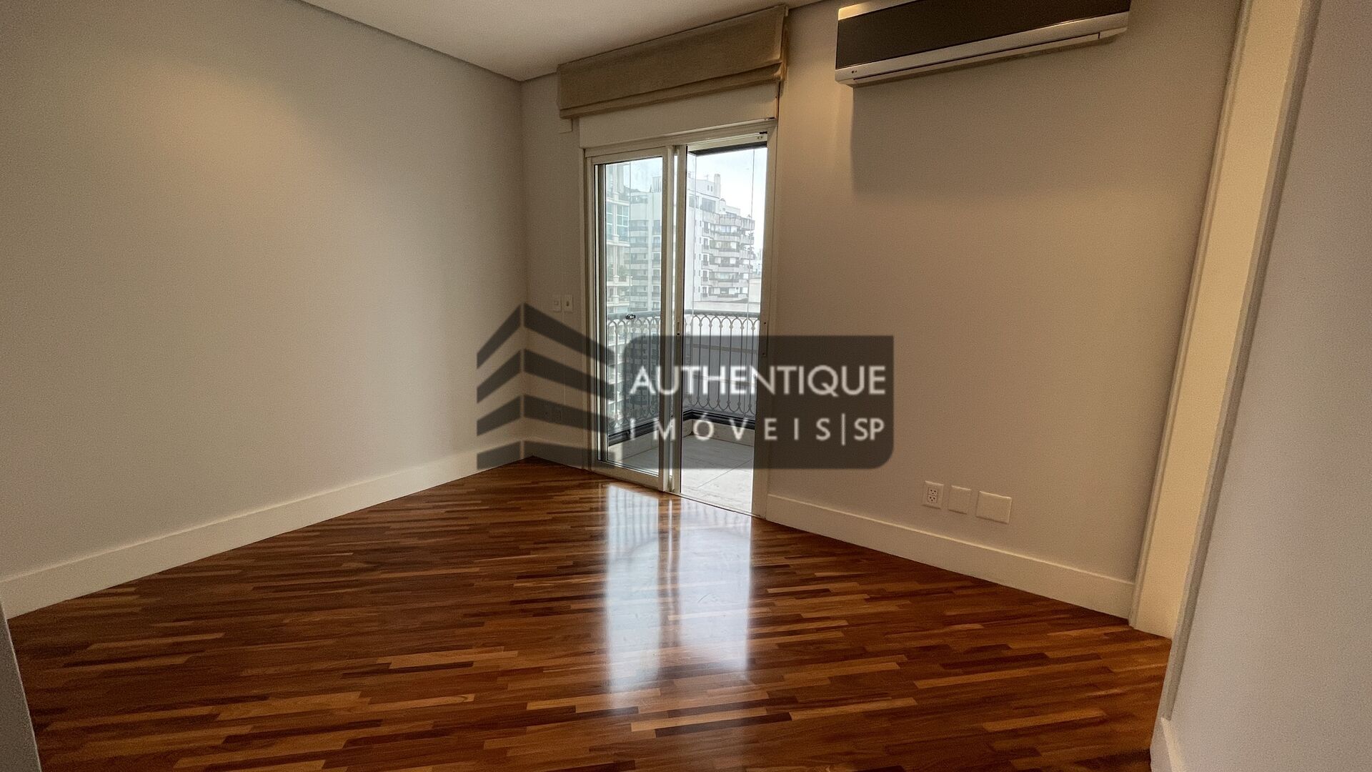 Apartamento à venda com 3 quartos, 227m² - Foto 33