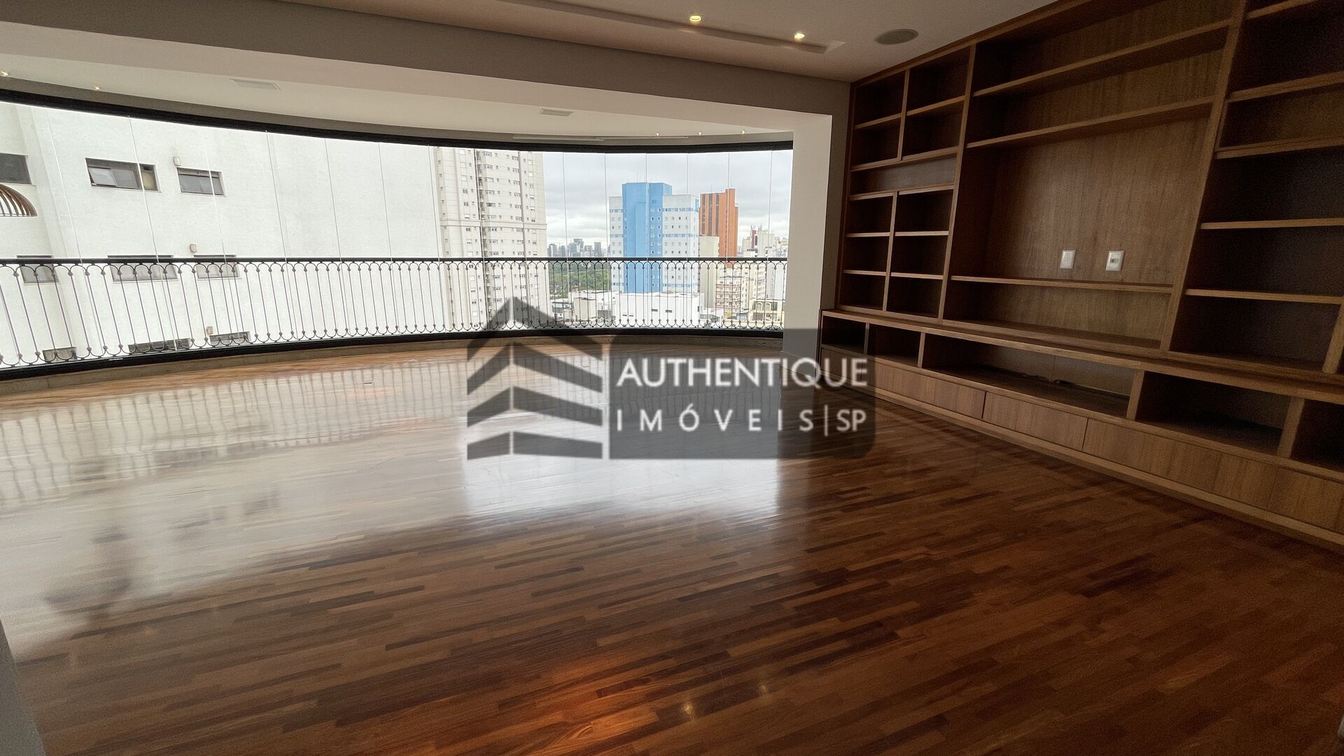 Apartamento à venda com 3 quartos, 227m² - Foto 7