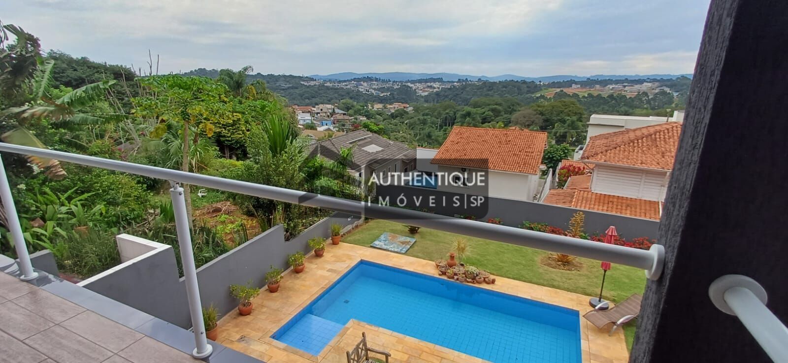 Casa de Condomínio à venda com 3 quartos, 275m² - Foto 2