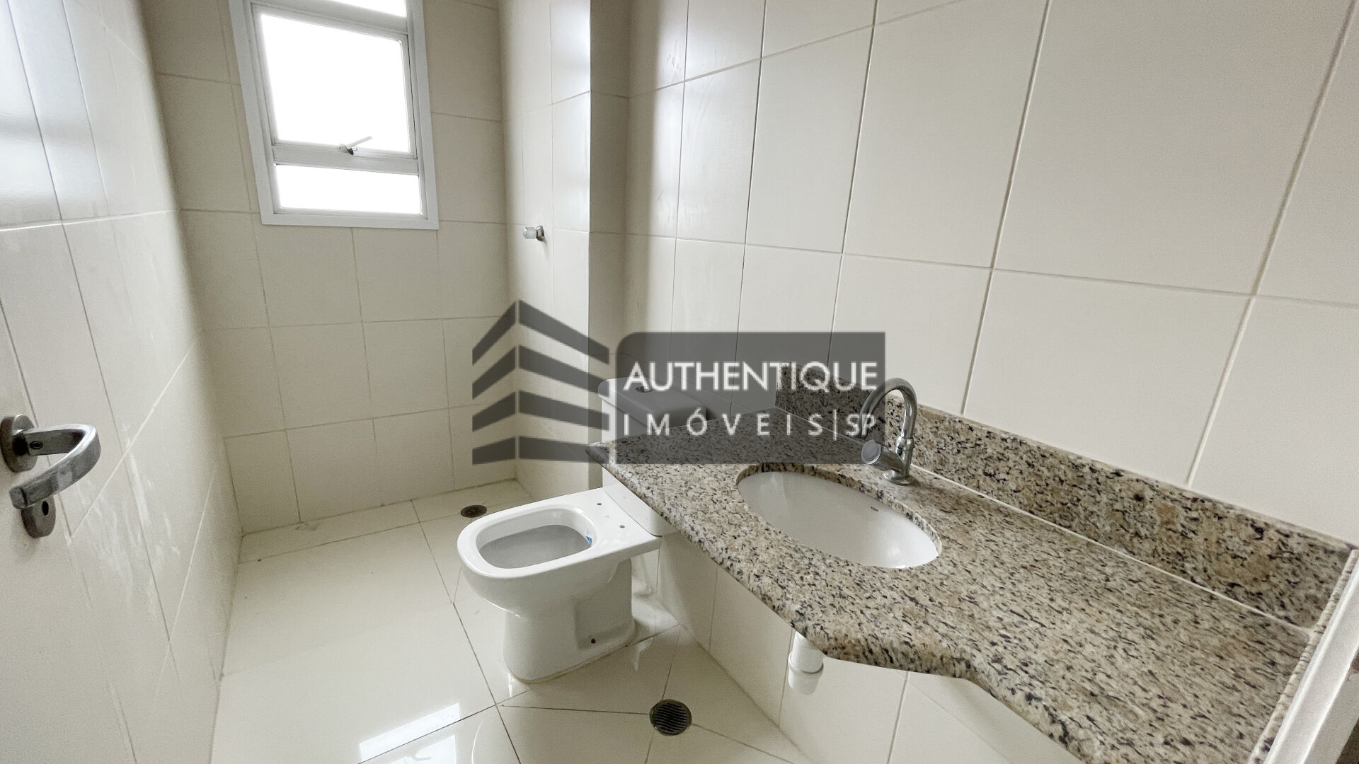 Apartamento à venda com 2 quartos, 64m² - Foto 19