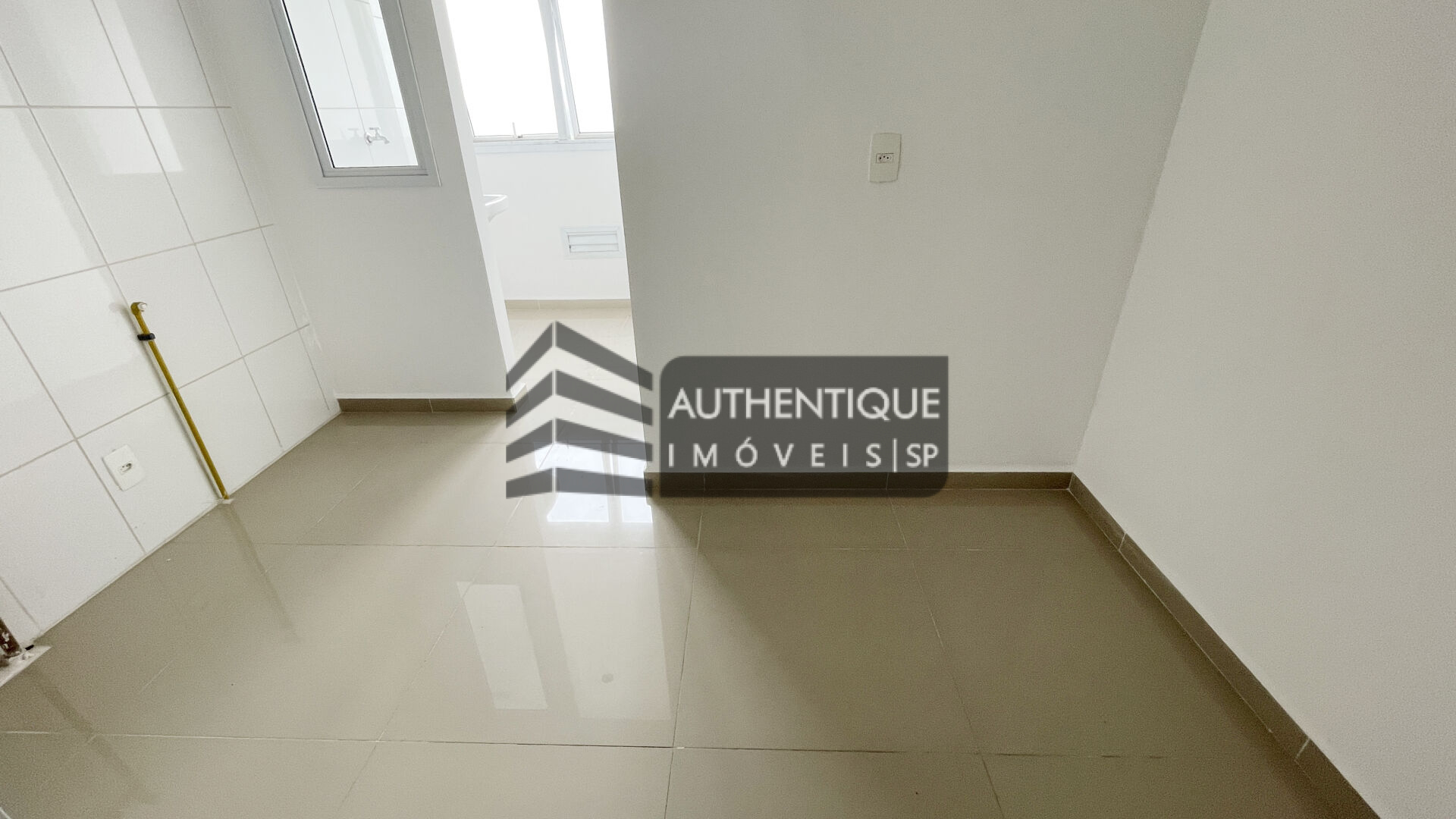 Apartamento à venda com 2 quartos, 64m² - Foto 14