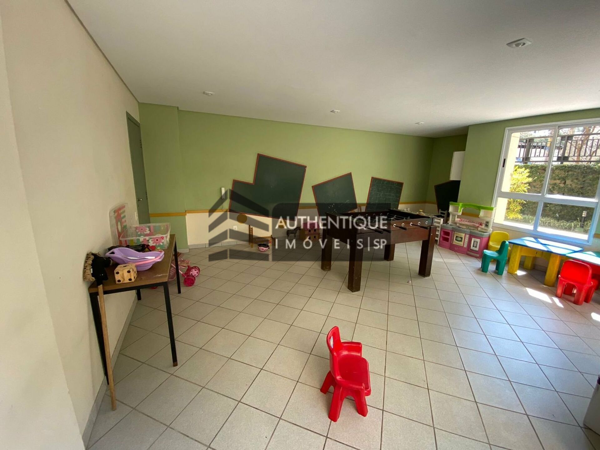 Apartamento à venda com 3 quartos, 197m² - Foto 4