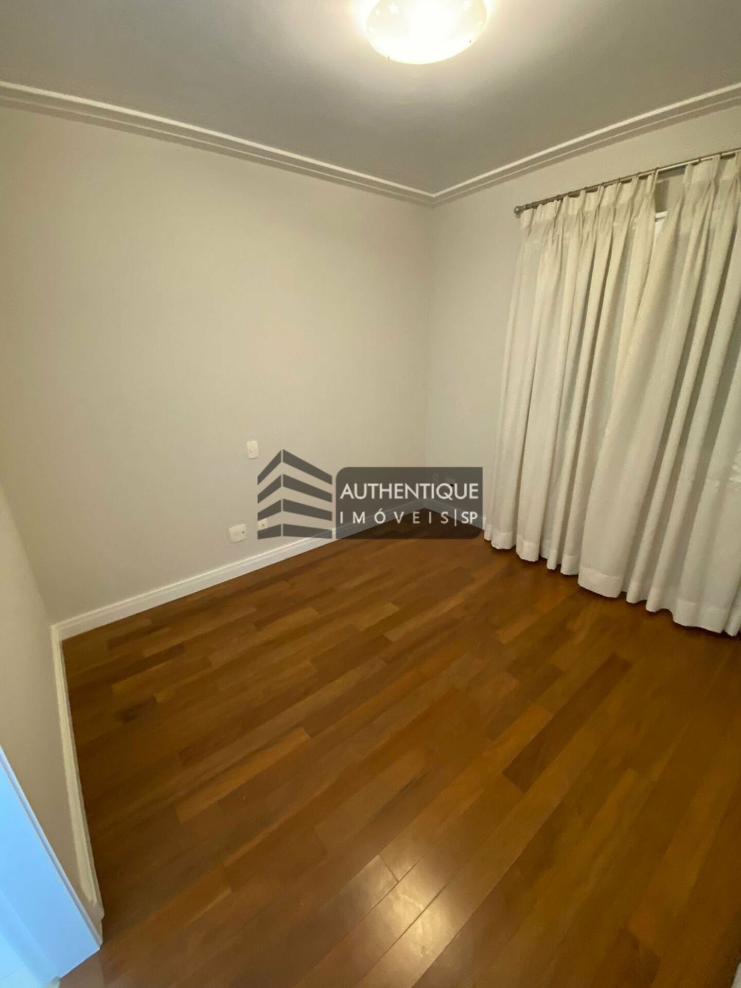 Apartamento à venda com 3 quartos, 197m² - Foto 18