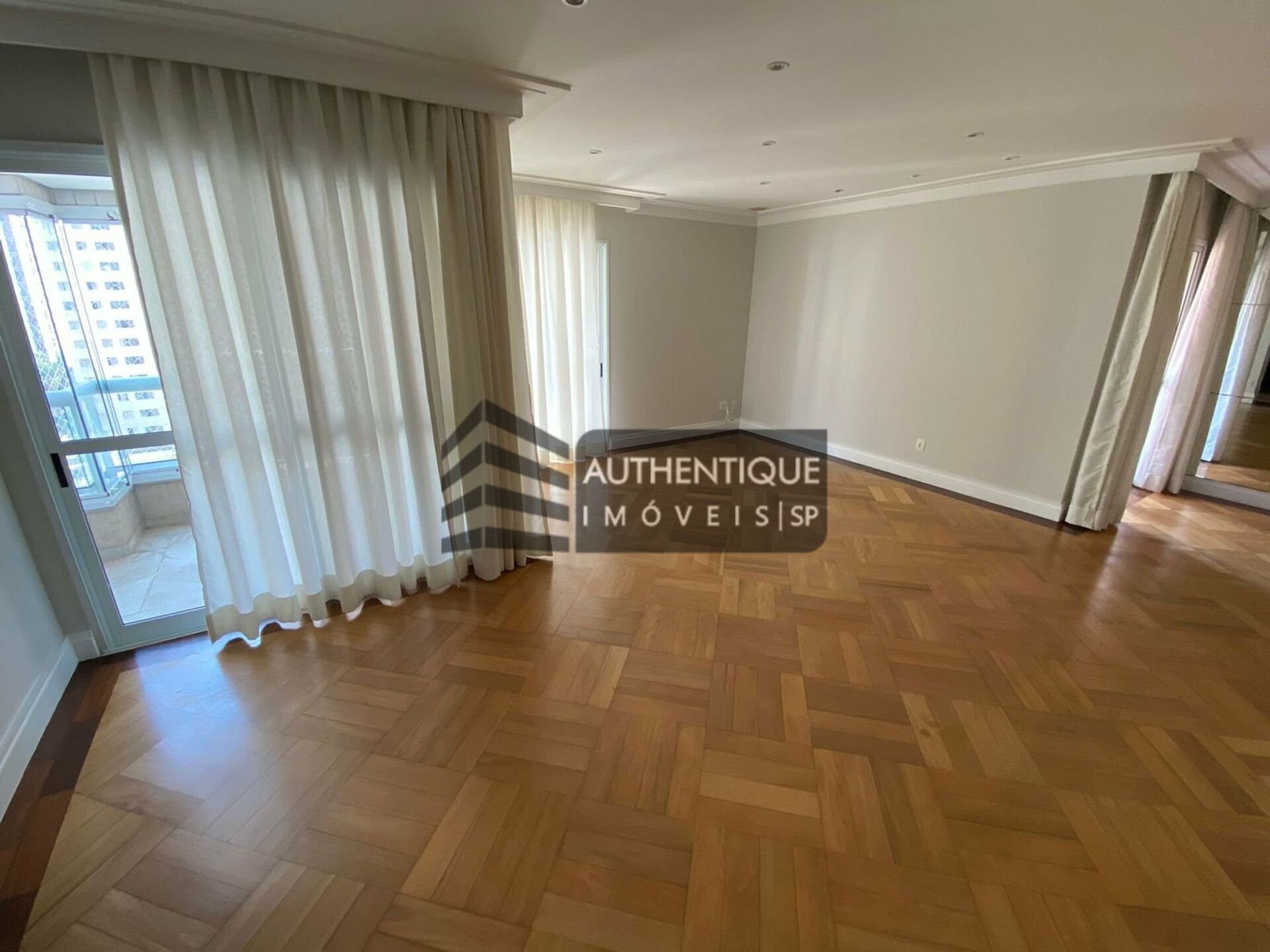 Apartamento à venda com 3 quartos, 197m² - Foto 8