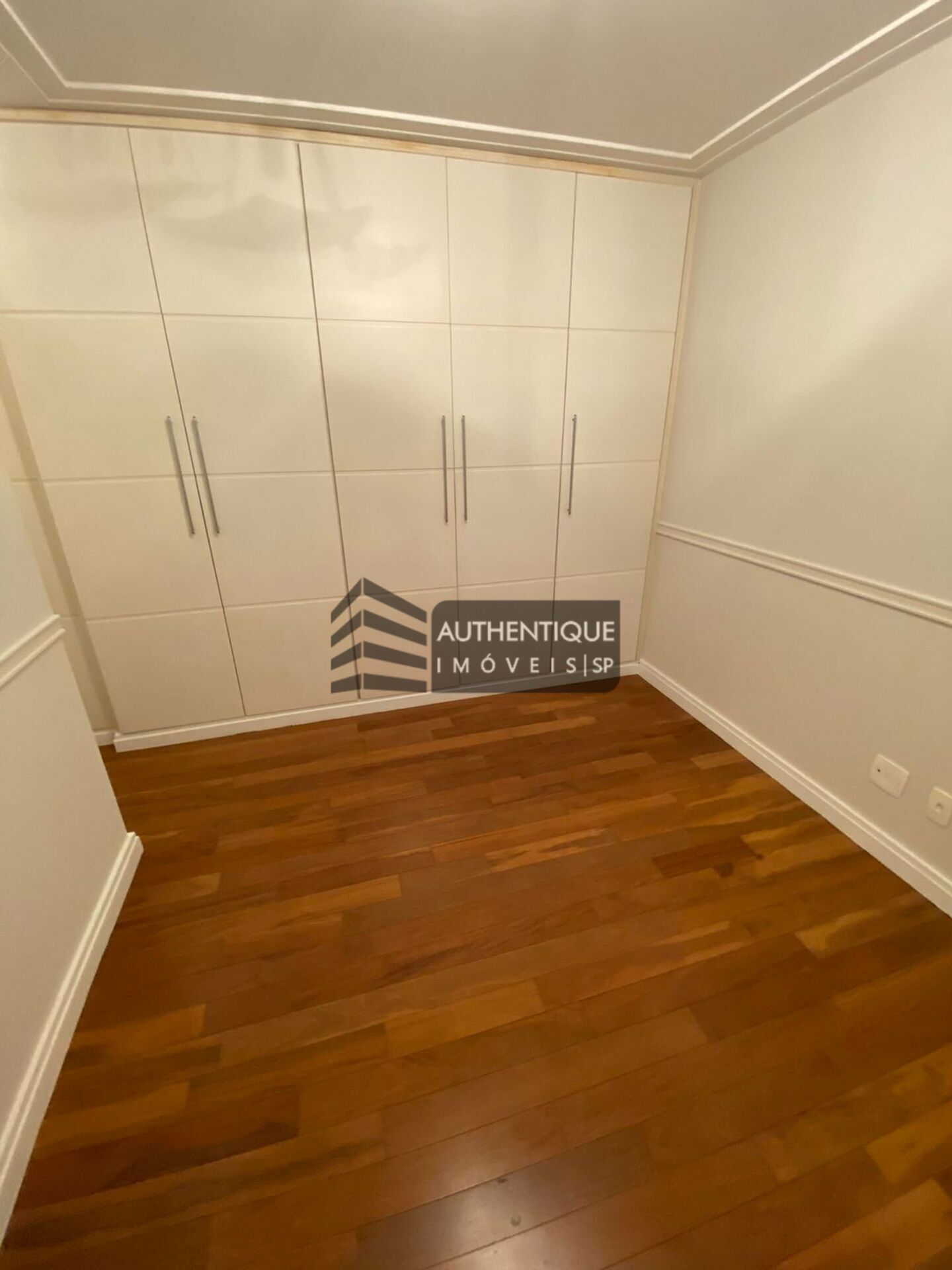 Apartamento à venda com 3 quartos, 197m² - Foto 17