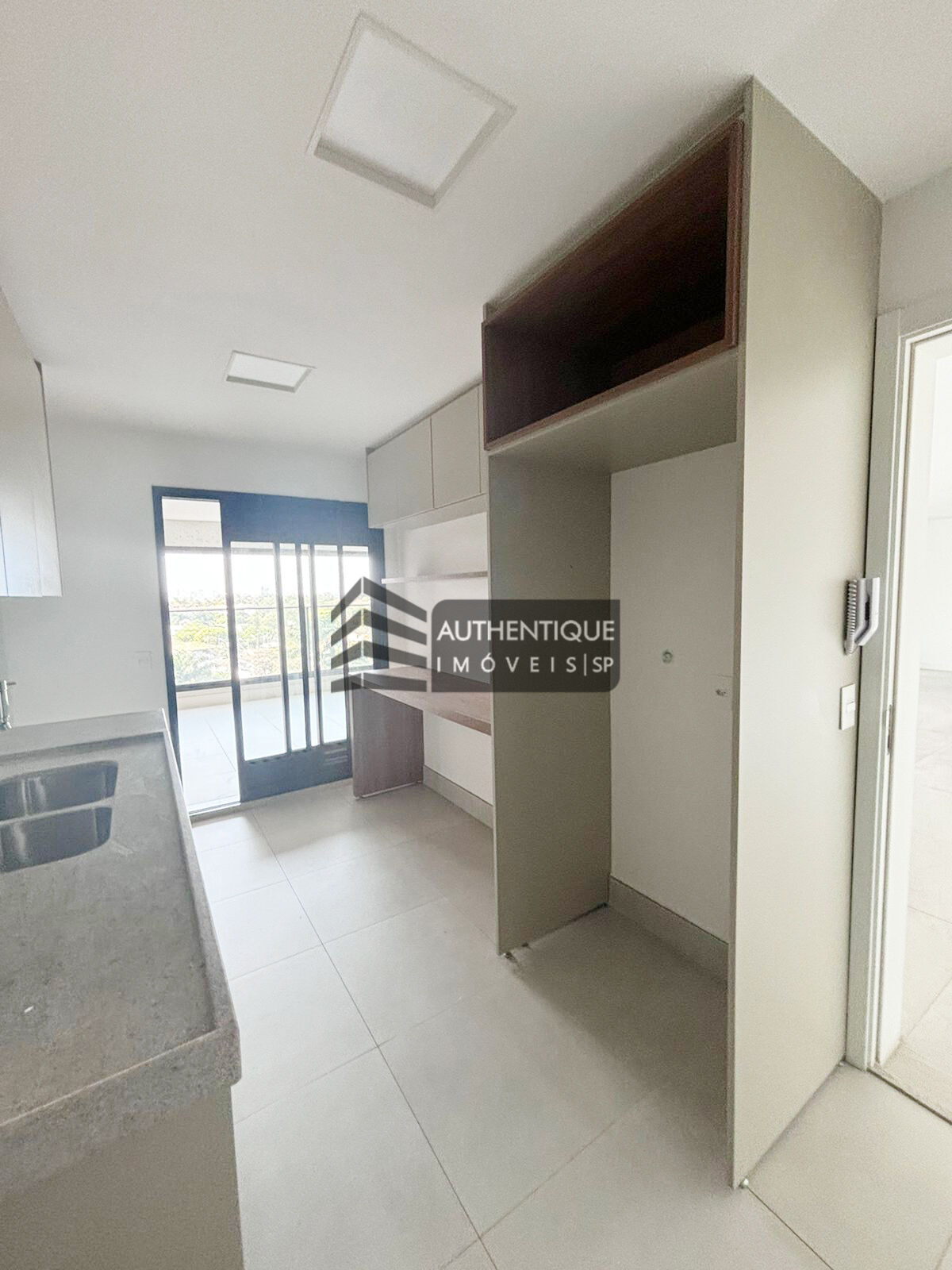 Apartamento à venda com 3 quartos, 195m² - Foto 5