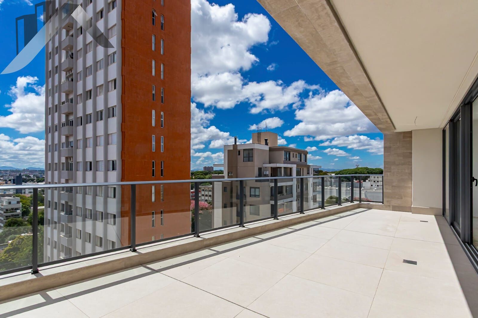 https://objectstorage.sa-saopaulo-1.oraclecloud.com/n/grq6lwb4htd1/b/tecimob-production/o/media/50becb1b-228f-428c-b000-e8f62cd03acc/properties/ba71af74-812f-4b10-8e6c-45a87dc6e722/images/32e865ac-10ba-45ab-a92b-f4288eb95ae1177929789515d8.jpg