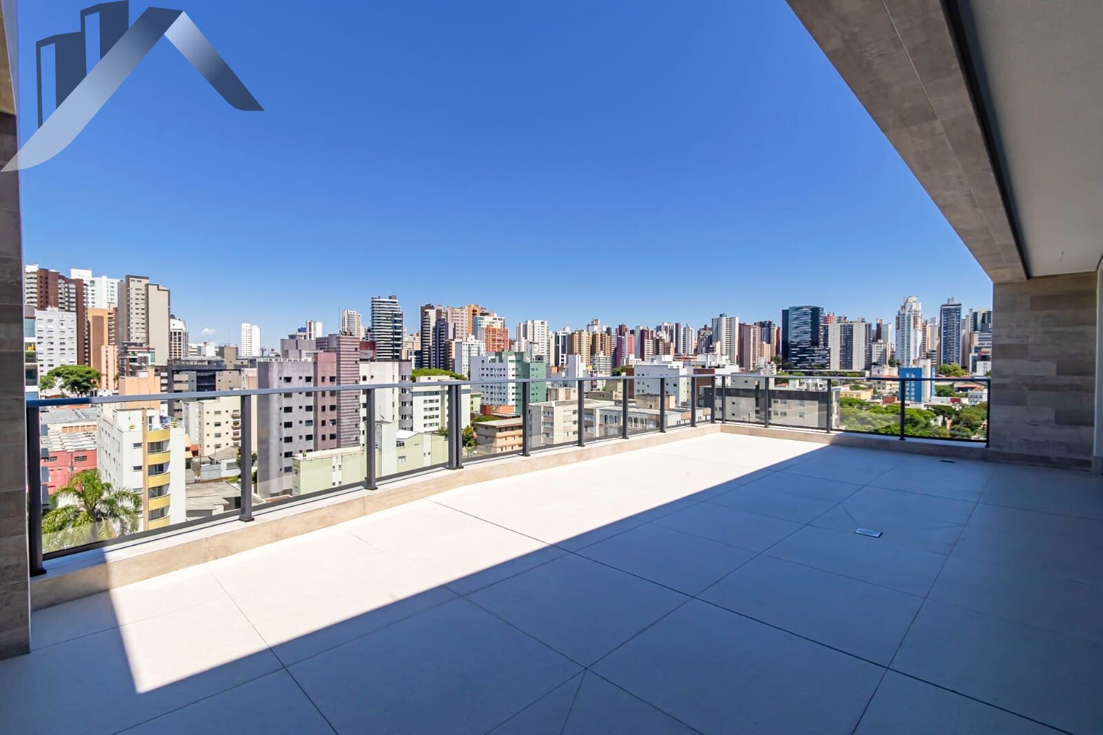 https://objectstorage.sa-saopaulo-1.oraclecloud.com/n/grq6lwb4htd1/b/tecimob-production/o/media/50becb1b-228f-428c-b000-e8f62cd03acc/properties/ba71af74-812f-4b10-8e6c-45a87dc6e722/images/e92b10f7-a350-4d6e-ab54-71184d5cdfe91779297890diRe.jpg