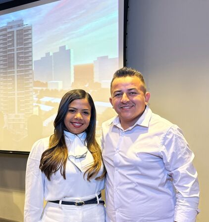 Somos o seu casal corretor  e estamos sempre prontos pra te ajudar realizar seu novo investimento imobiliário.