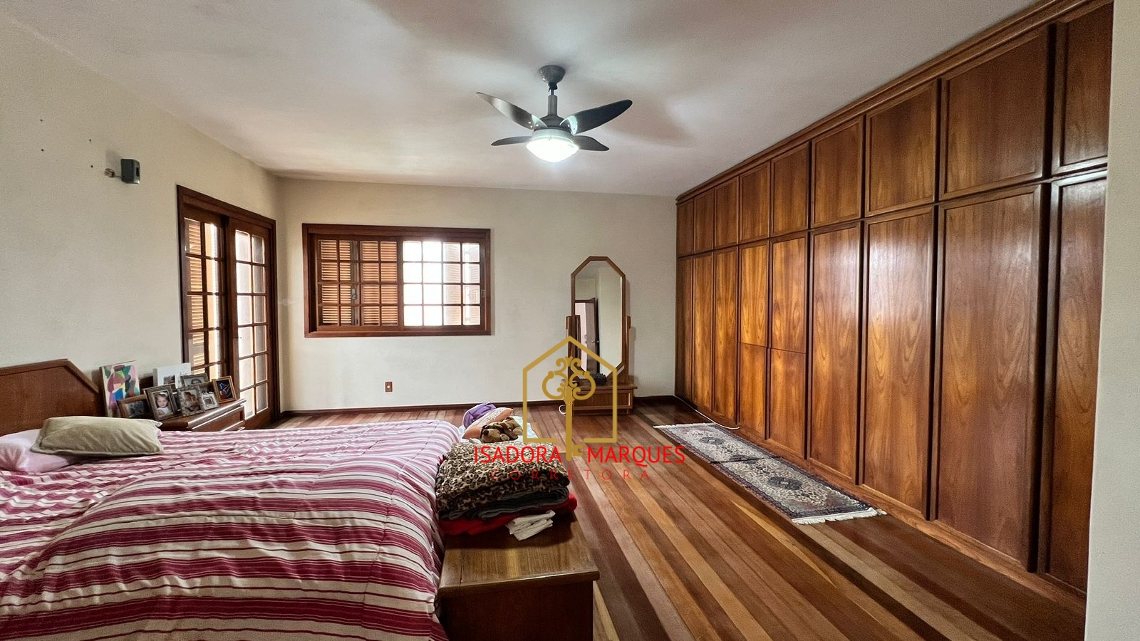 Sobrado de 3 quartos, 365m² no bairro Laranjal, em Pelotas | Eu Corretor