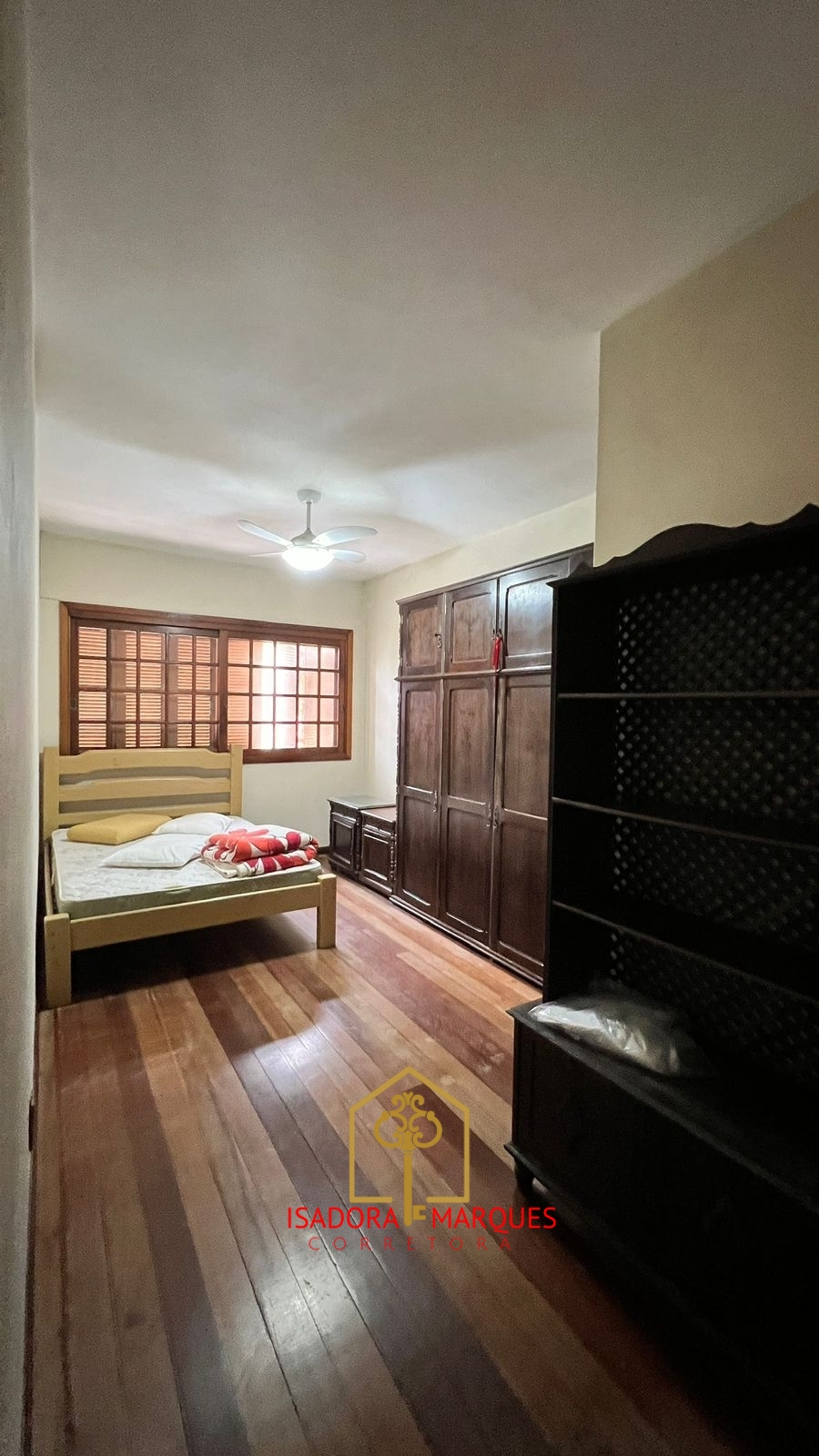 Sobrado de 3 quartos, 365m² no bairro Laranjal, em Pelotas | Eu Corretor