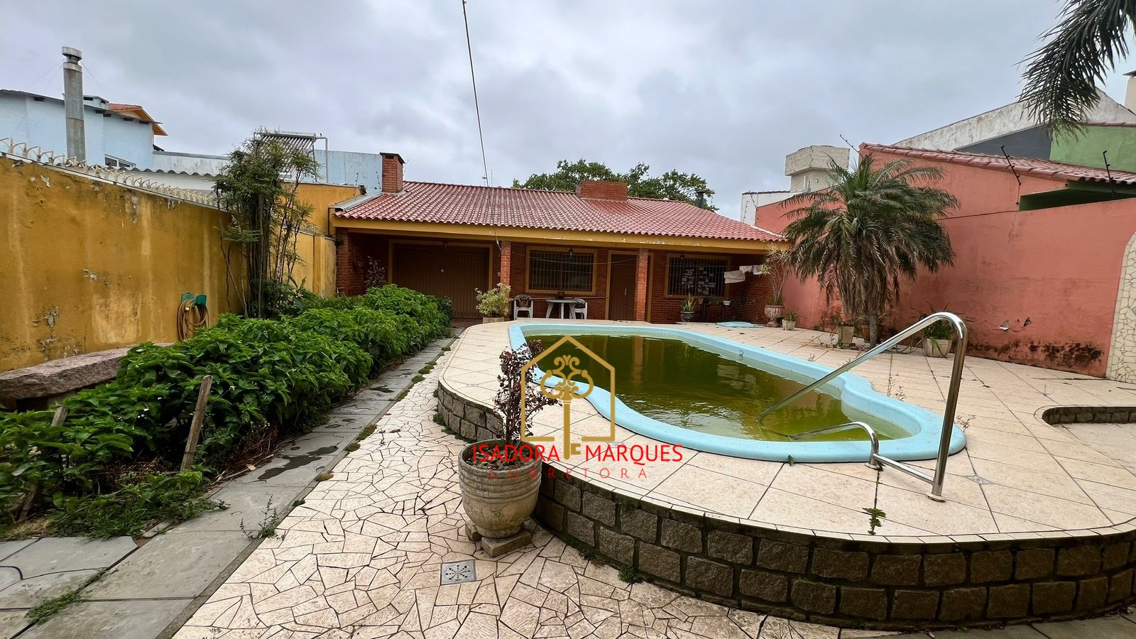 Sobrado de 3 quartos, 365m² no bairro Laranjal, em Pelotas | Eu Corretor