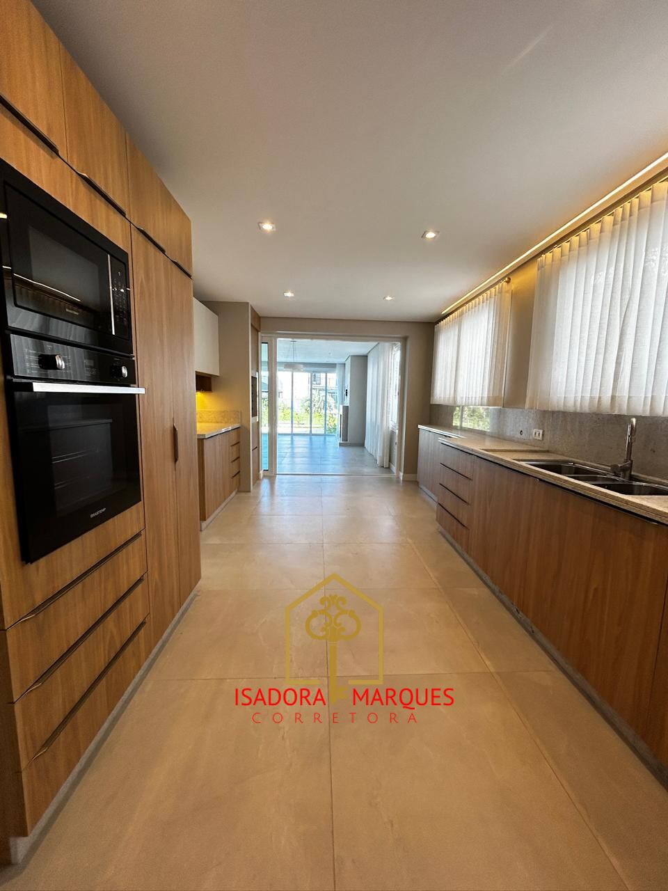 Casa de 3 quartos, 251m² no bairro Laranjal, em Pelotas | Eu Corretor