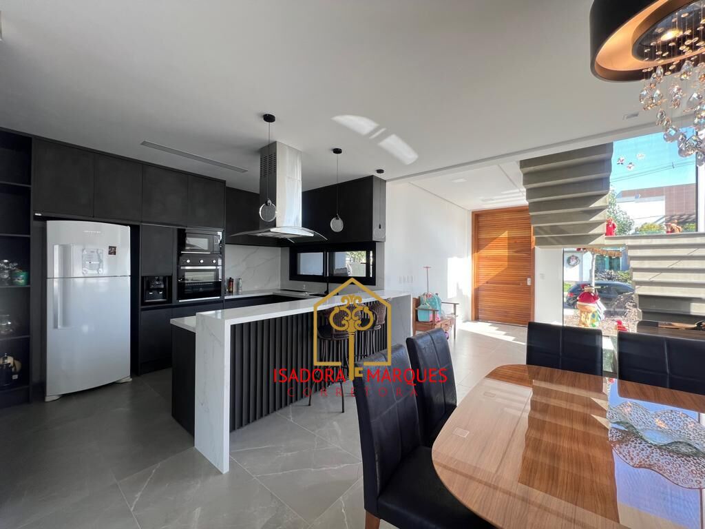 Casa de Condomínio de 3 quartos, 284m² no bairro Laranjal, em Pelotas | Eu Corretor