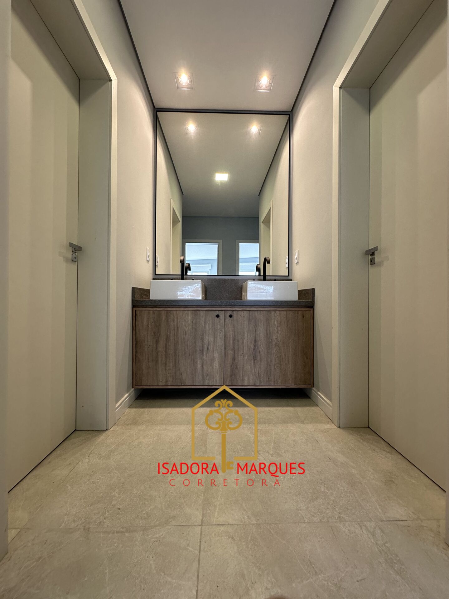 Casa de Condomínio de 3 quartos, 293m² no bairro Laranjal, em Pelotas | Eu Corretor