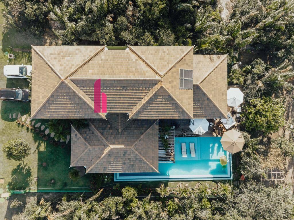 CASA 5 suítes PISCINA e deck a venda em Praia do Forte Mata de São João Bahia