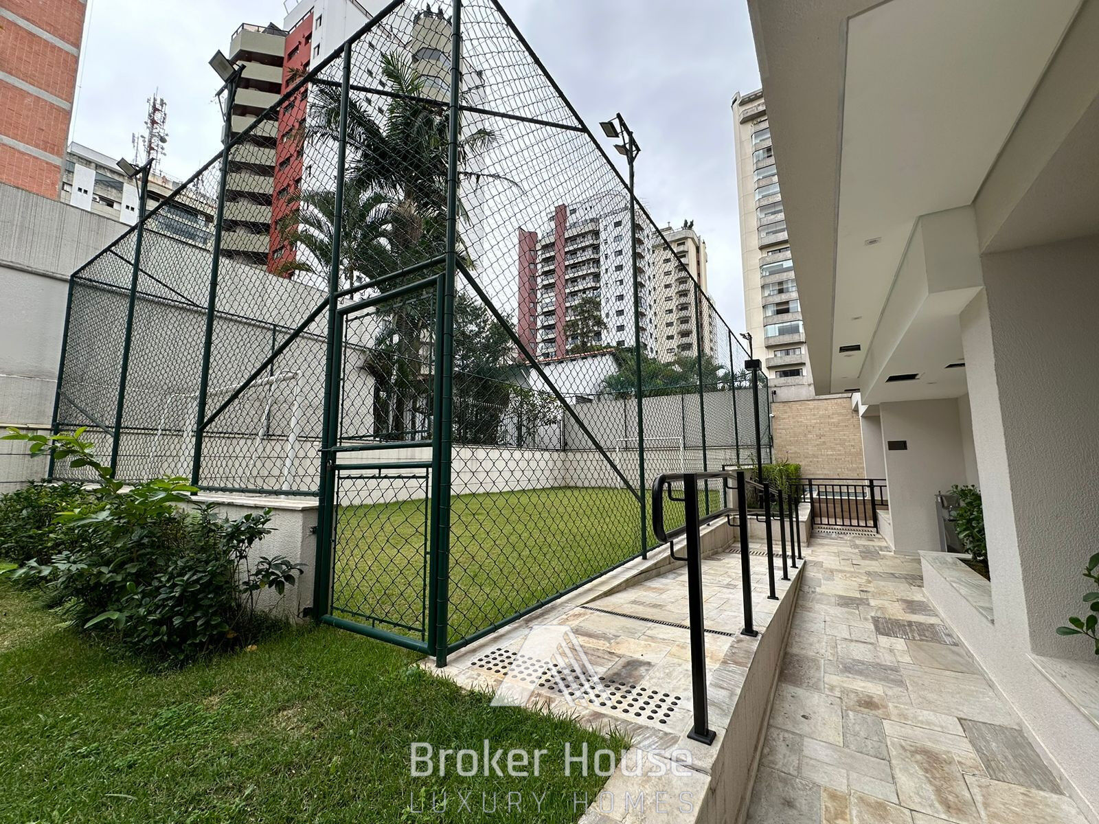 Apartamento à venda com 2 quartos, 76m² - Foto 52