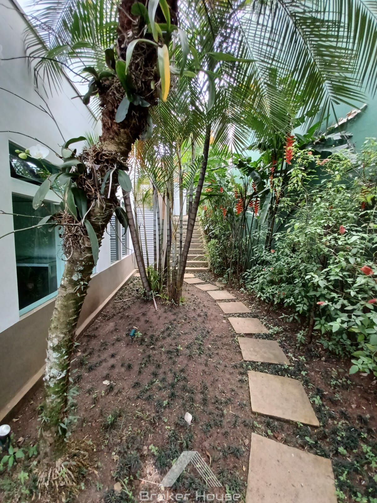 Casa à venda com 3 quartos, 300m² - Foto 49