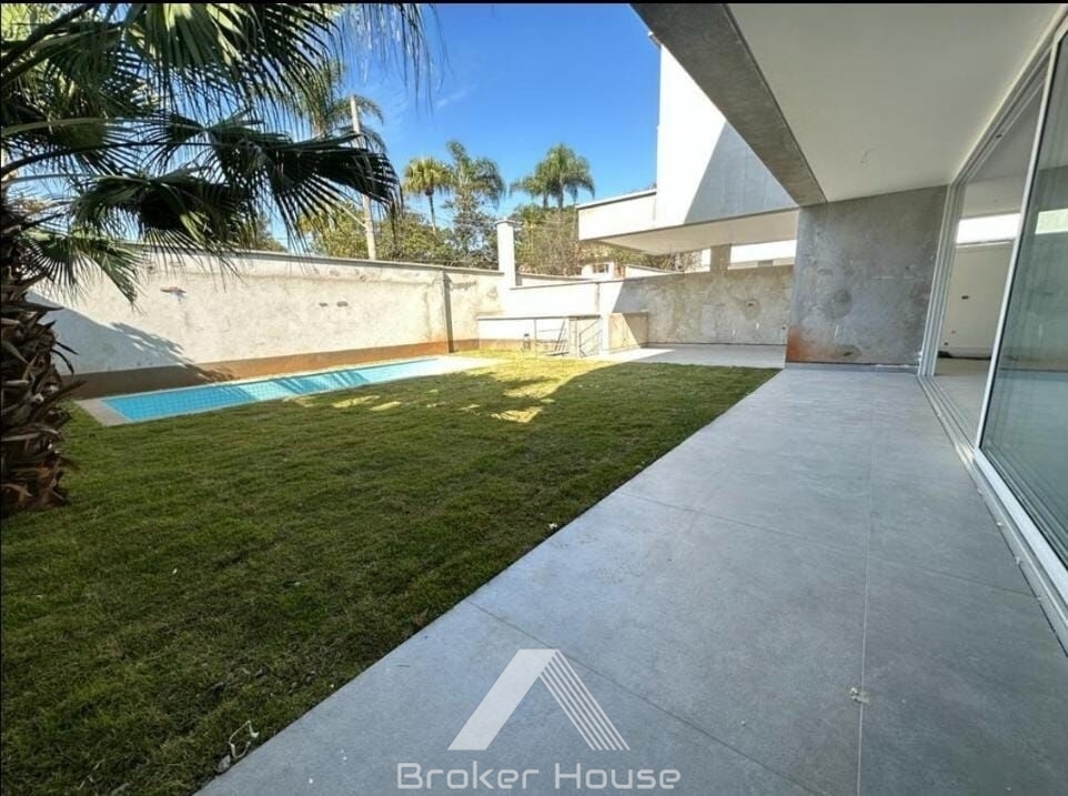 Casa de Condomínio à venda com 4 quartos, 450m² - Foto 1