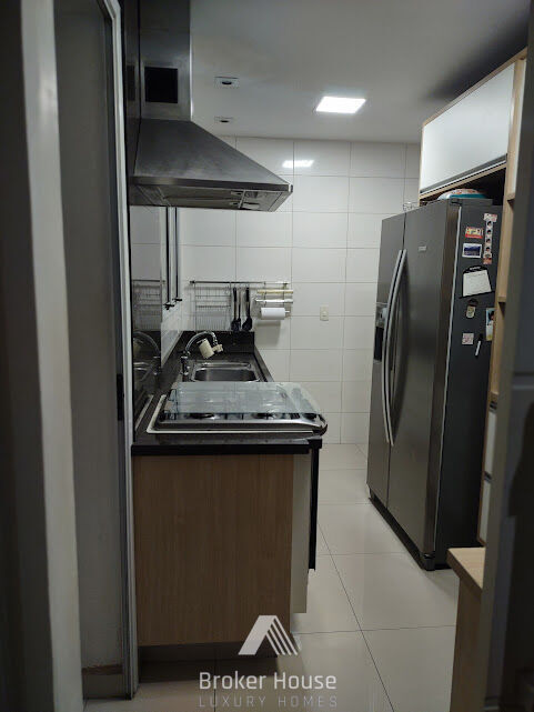 Apartamento à venda com 3 quartos, 121m² - Foto 19