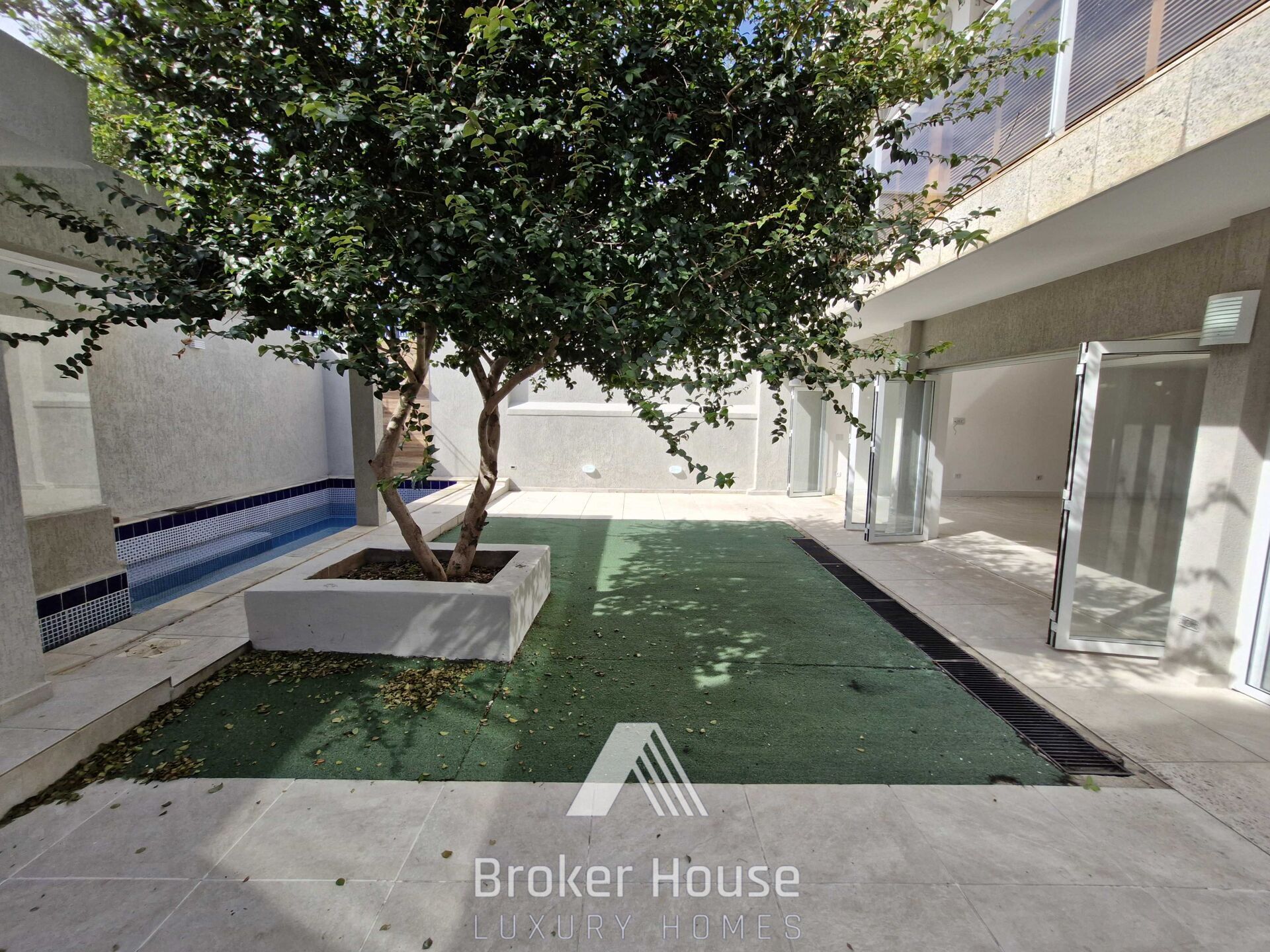Casa para alugar com 3 quartos, 330m² - Foto 6