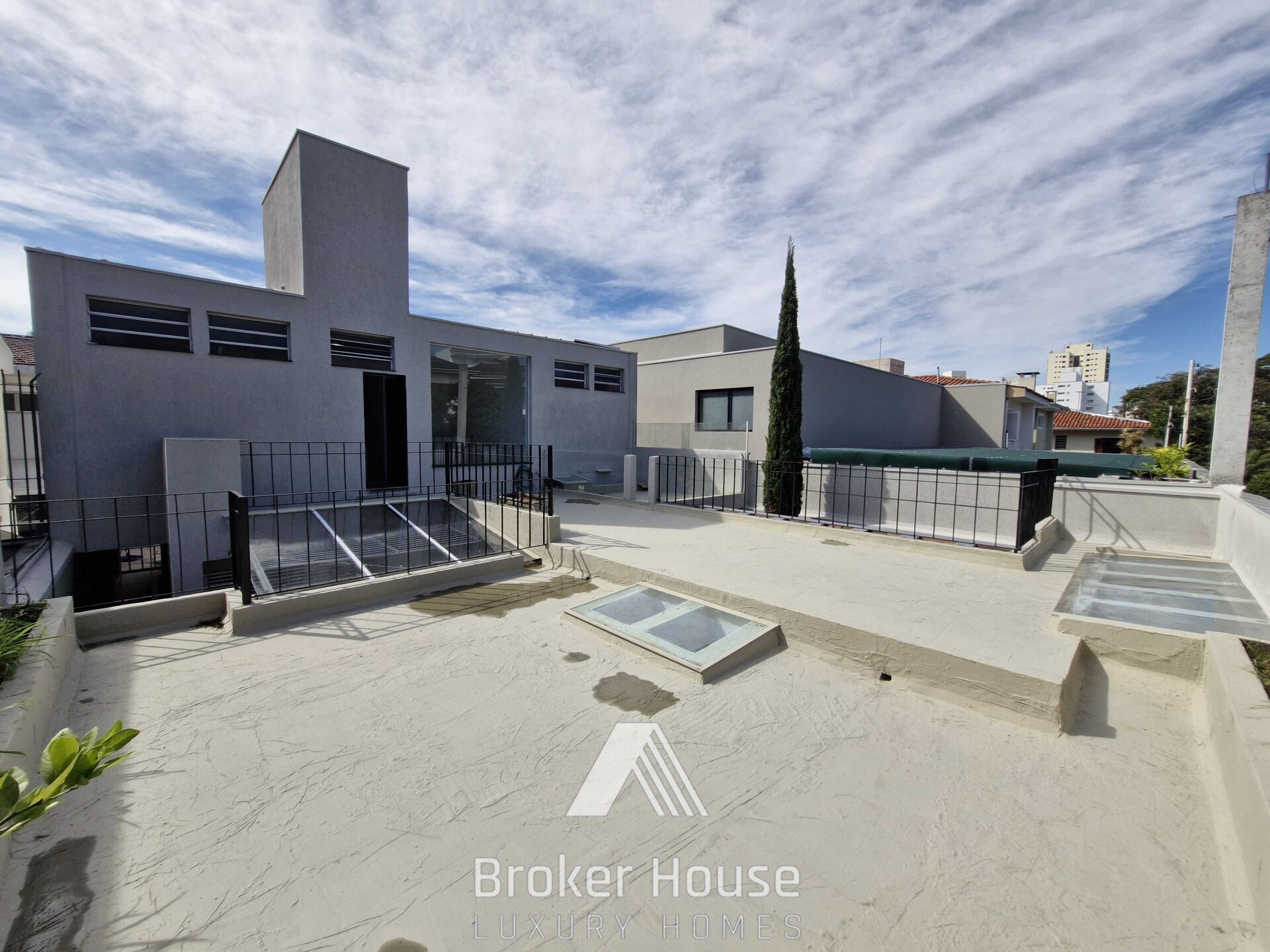 Casa para alugar com 3 quartos, 330m² - Foto 39