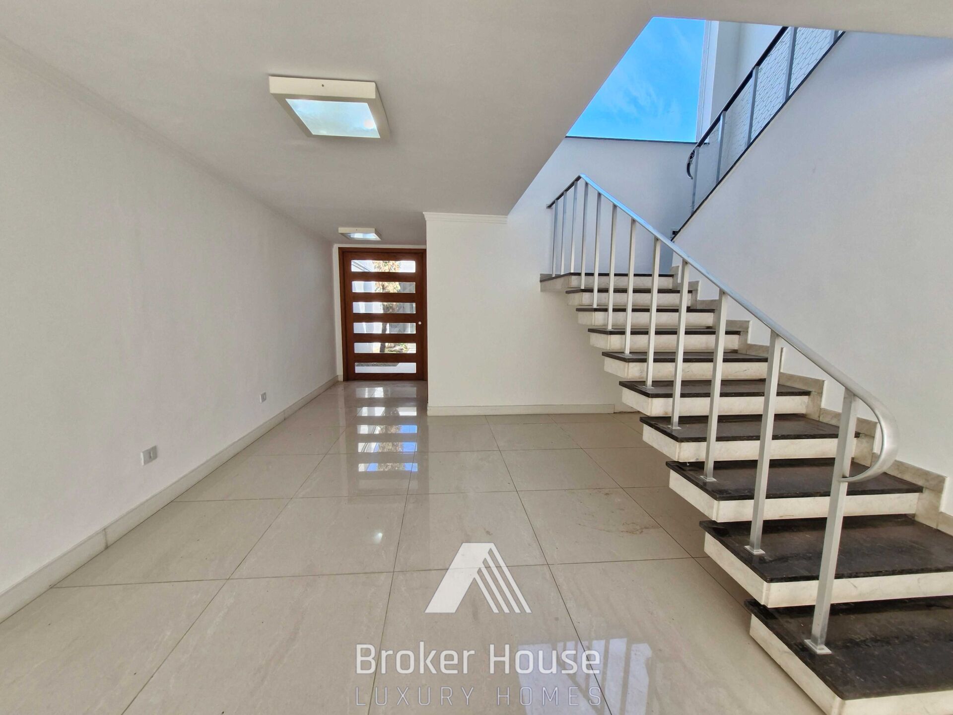 Casa para alugar com 3 quartos, 330m² - Foto 16