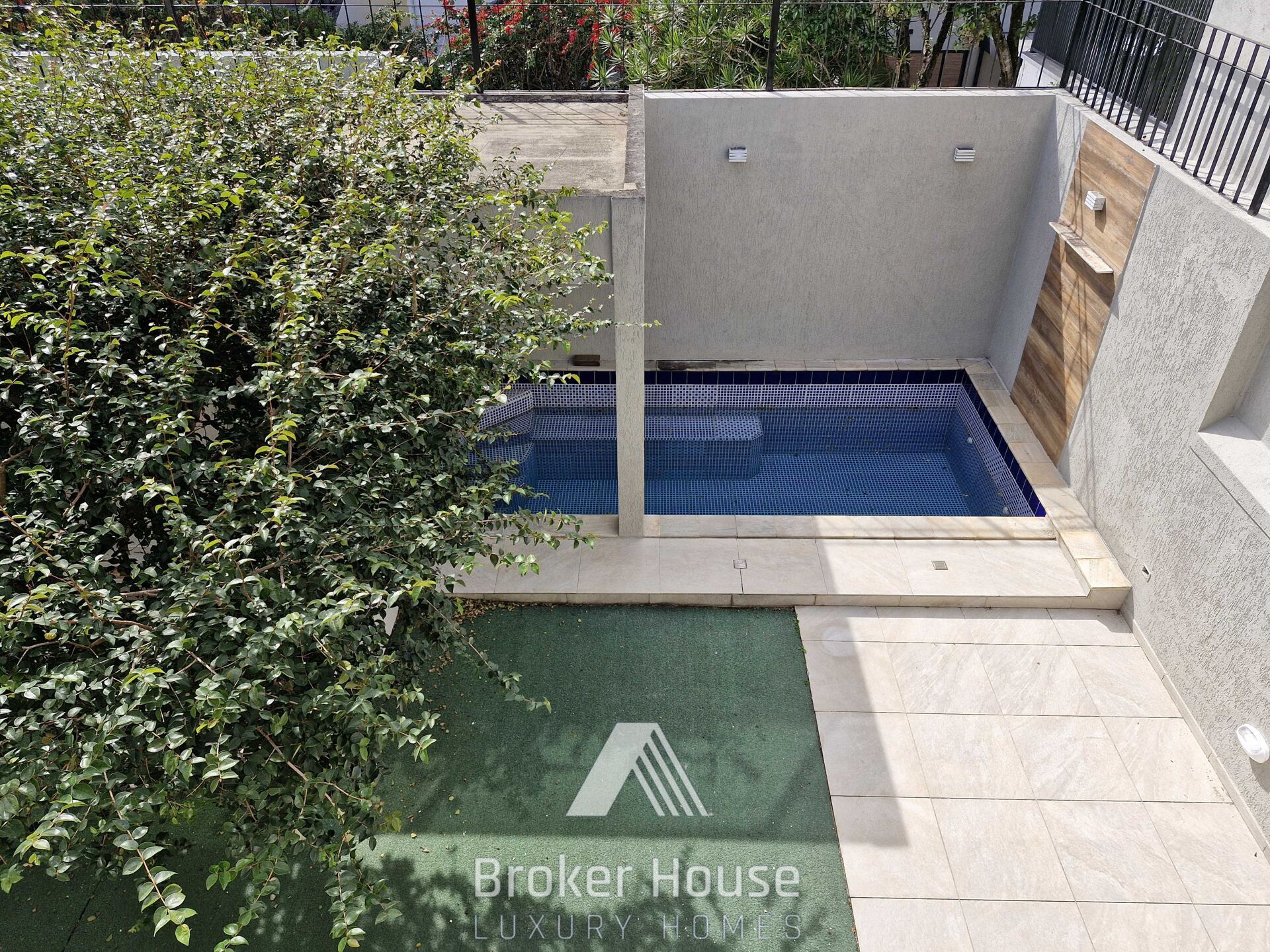 Casa para alugar com 3 quartos, 330m² - Foto 25