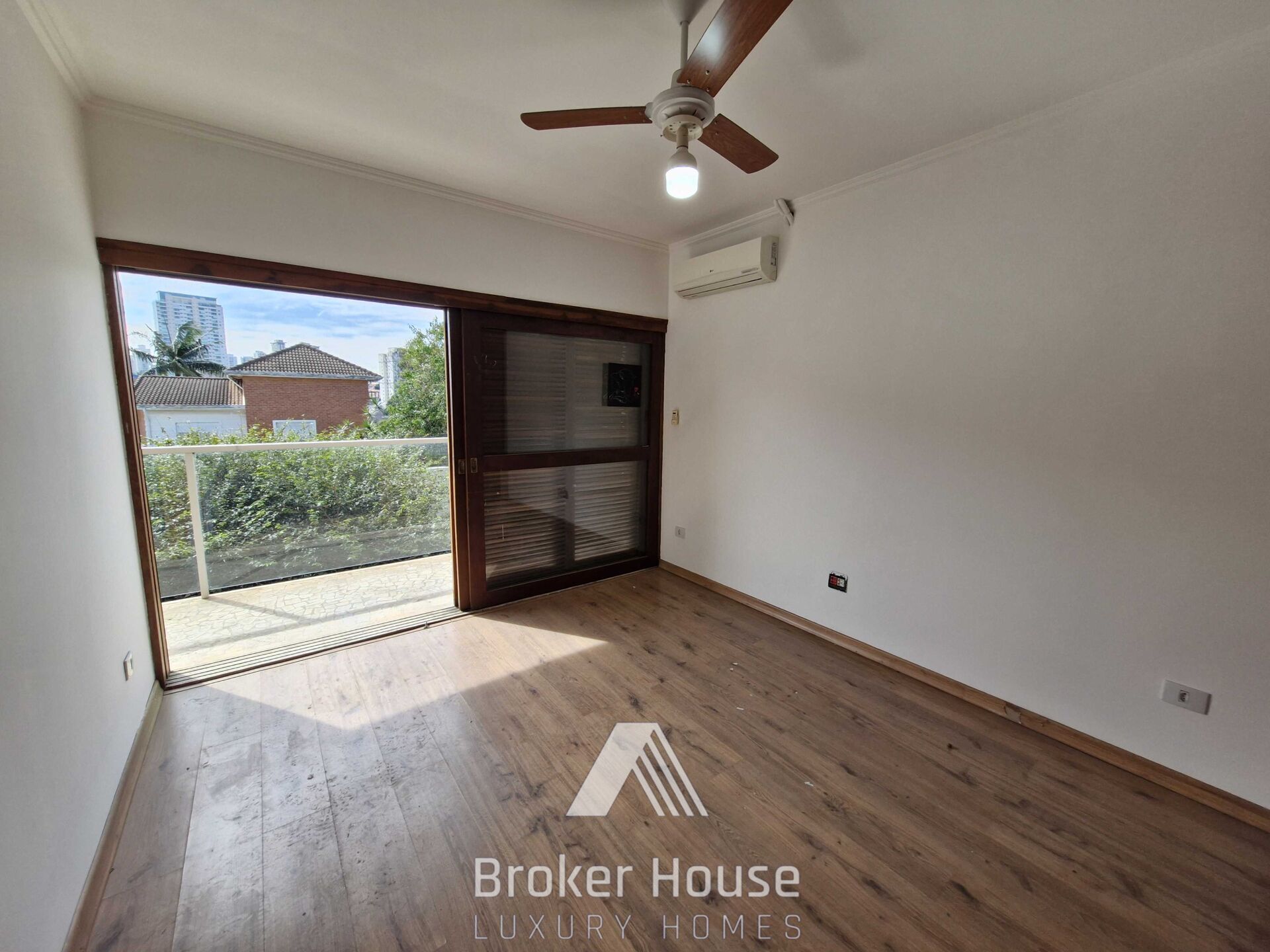 Casa para alugar com 3 quartos, 330m² - Foto 34
