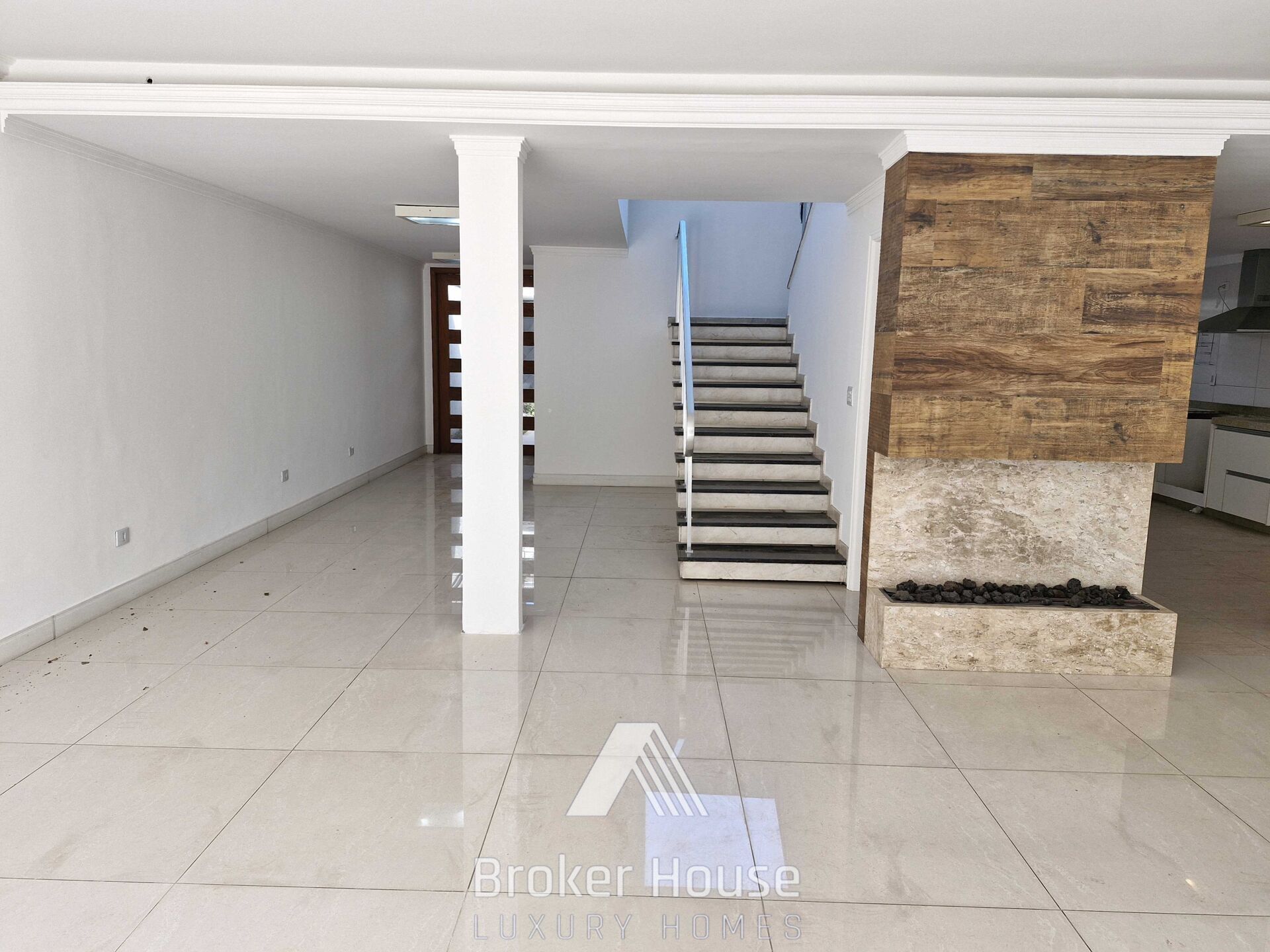 Casa para alugar com 3 quartos, 330m² - Foto 15