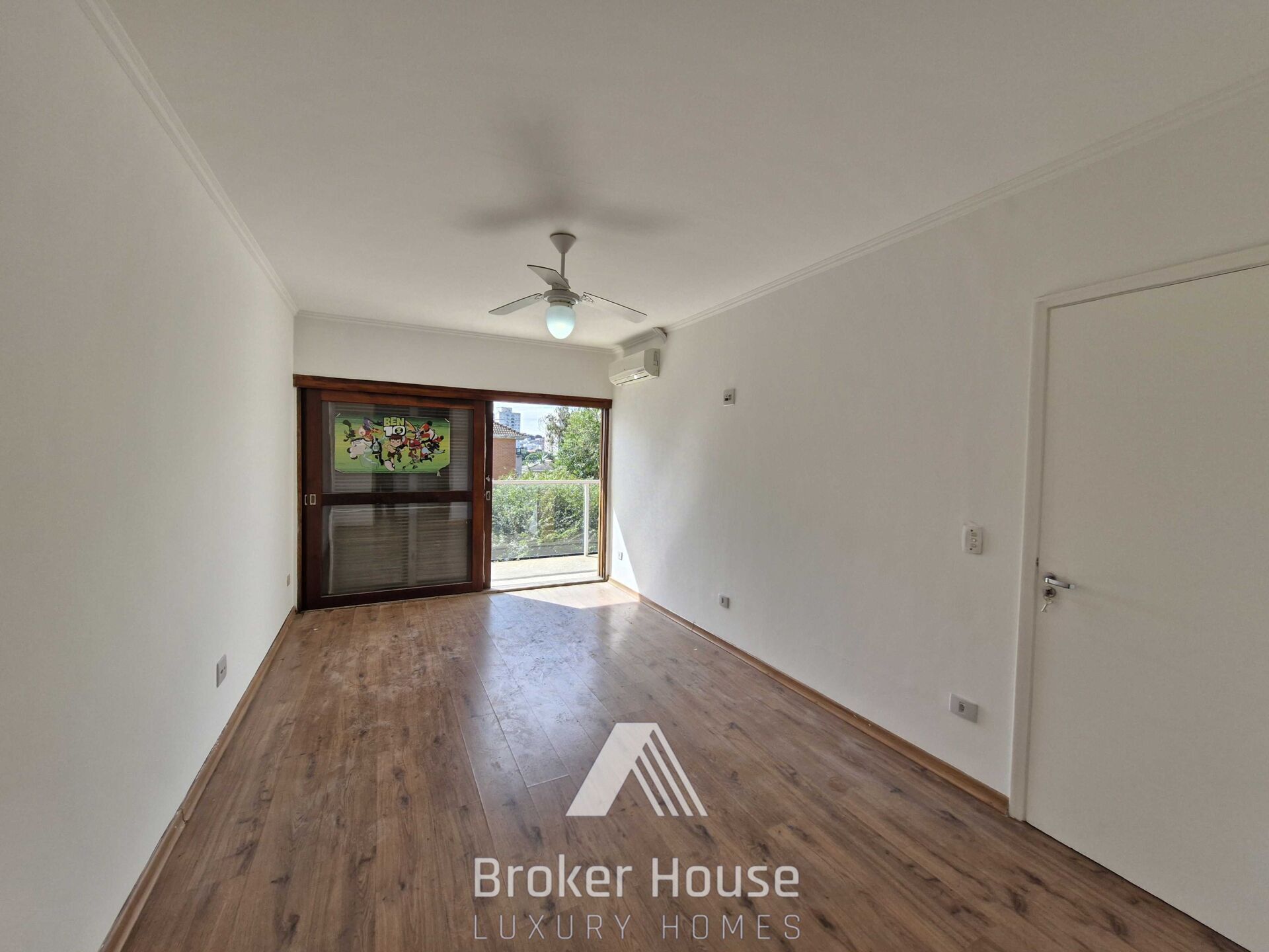 Casa para alugar com 3 quartos, 330m² - Foto 30