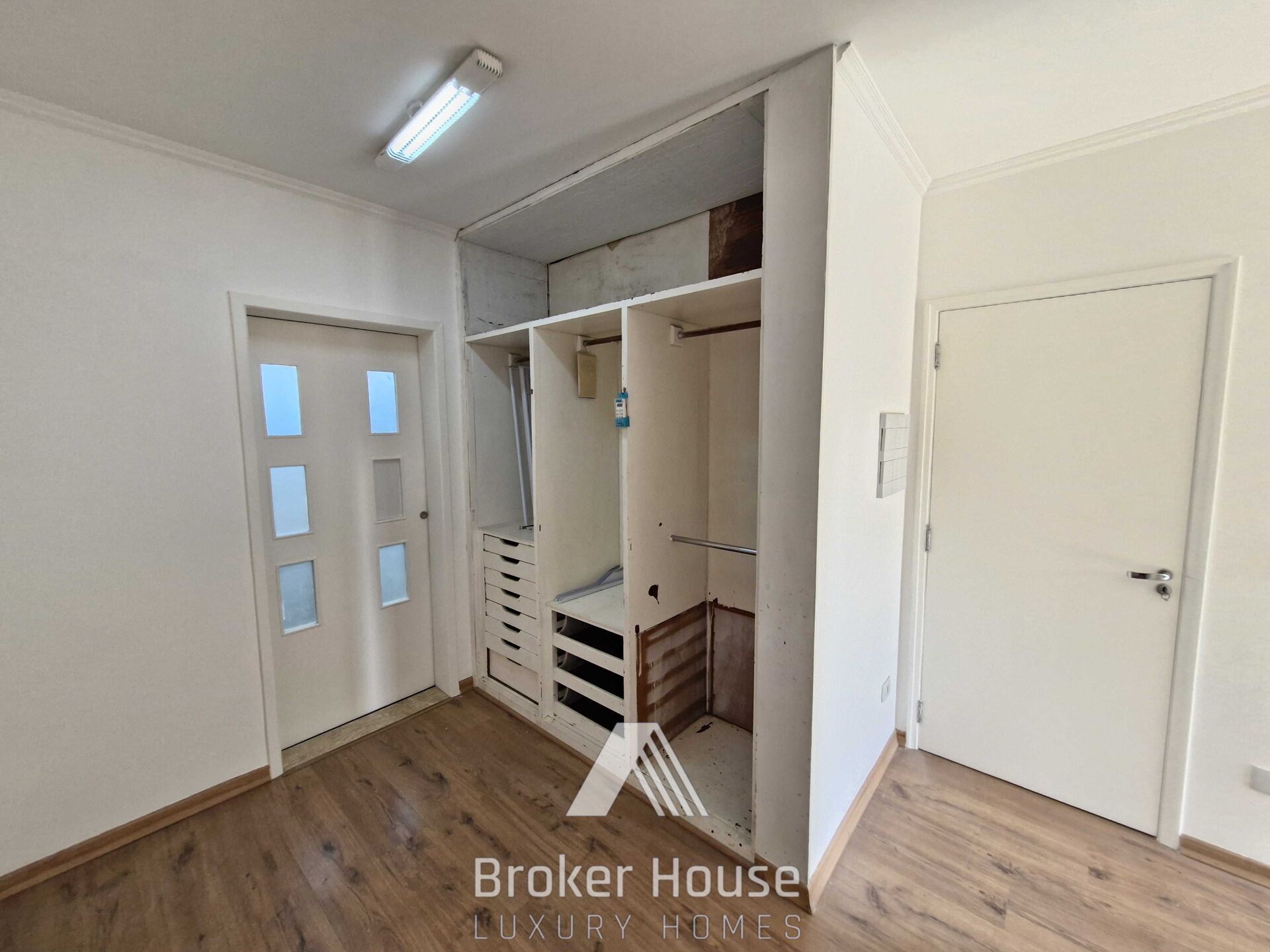 Casa para alugar com 3 quartos, 330m² - Foto 22