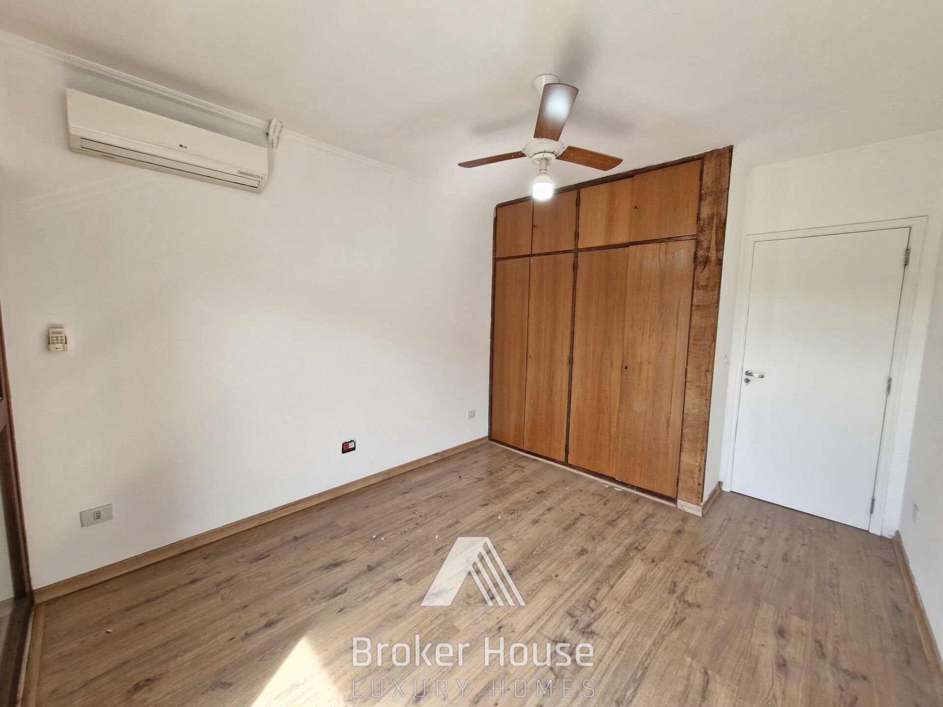 Casa para alugar com 3 quartos, 330m² - Foto 33