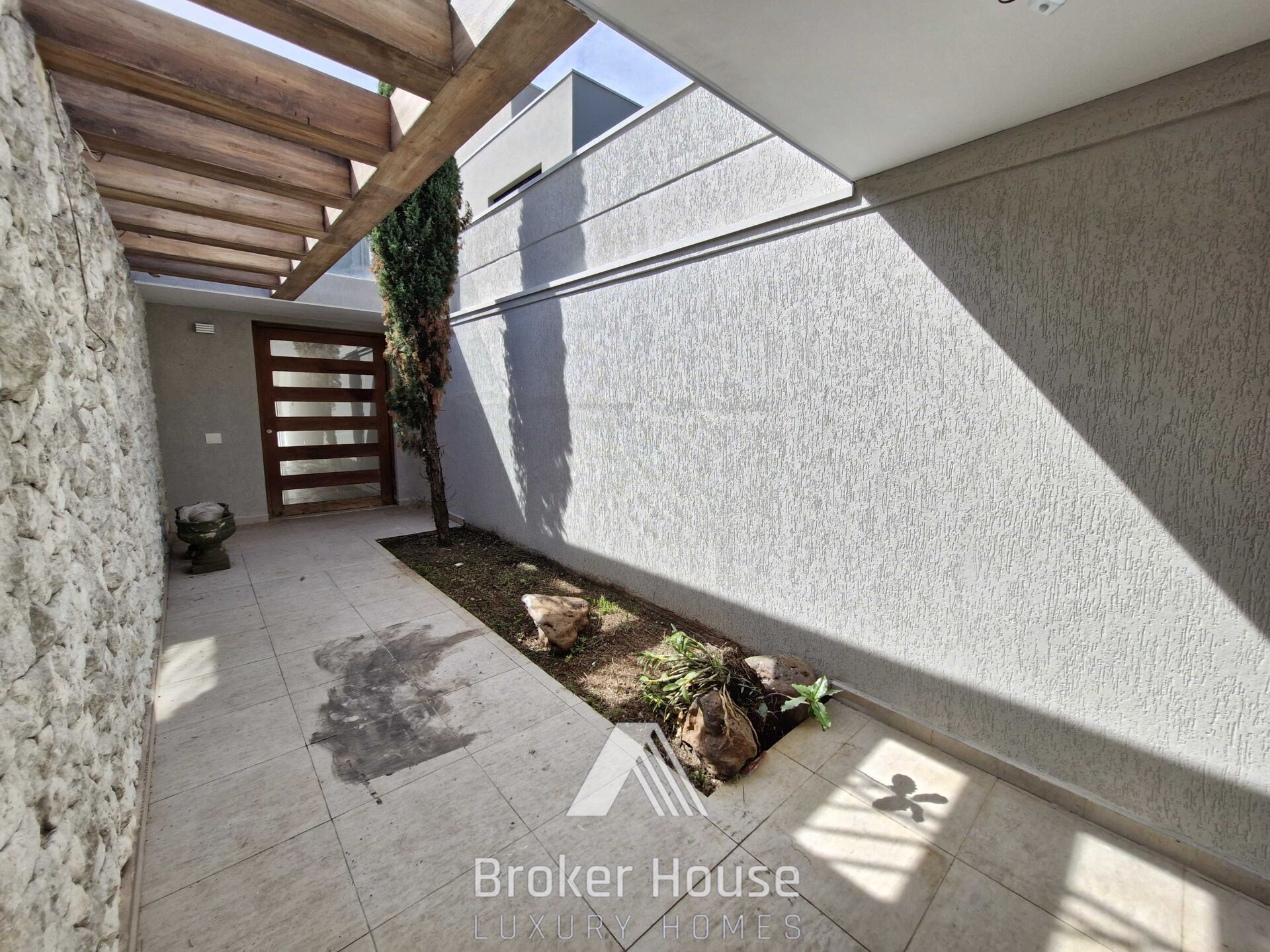 Casa para alugar com 3 quartos, 330m² - Foto 49