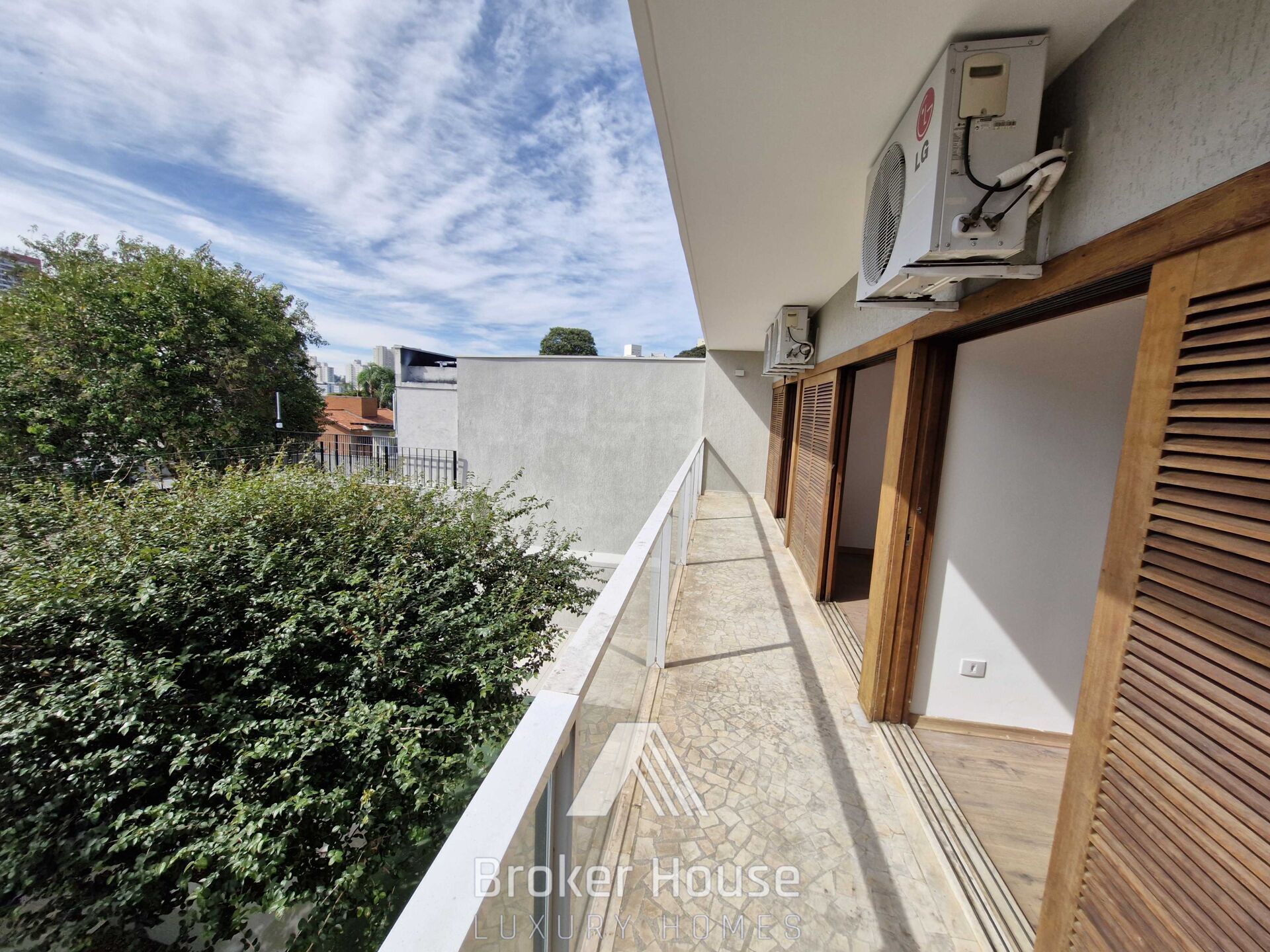 Casa para alugar com 3 quartos, 330m² - Foto 36