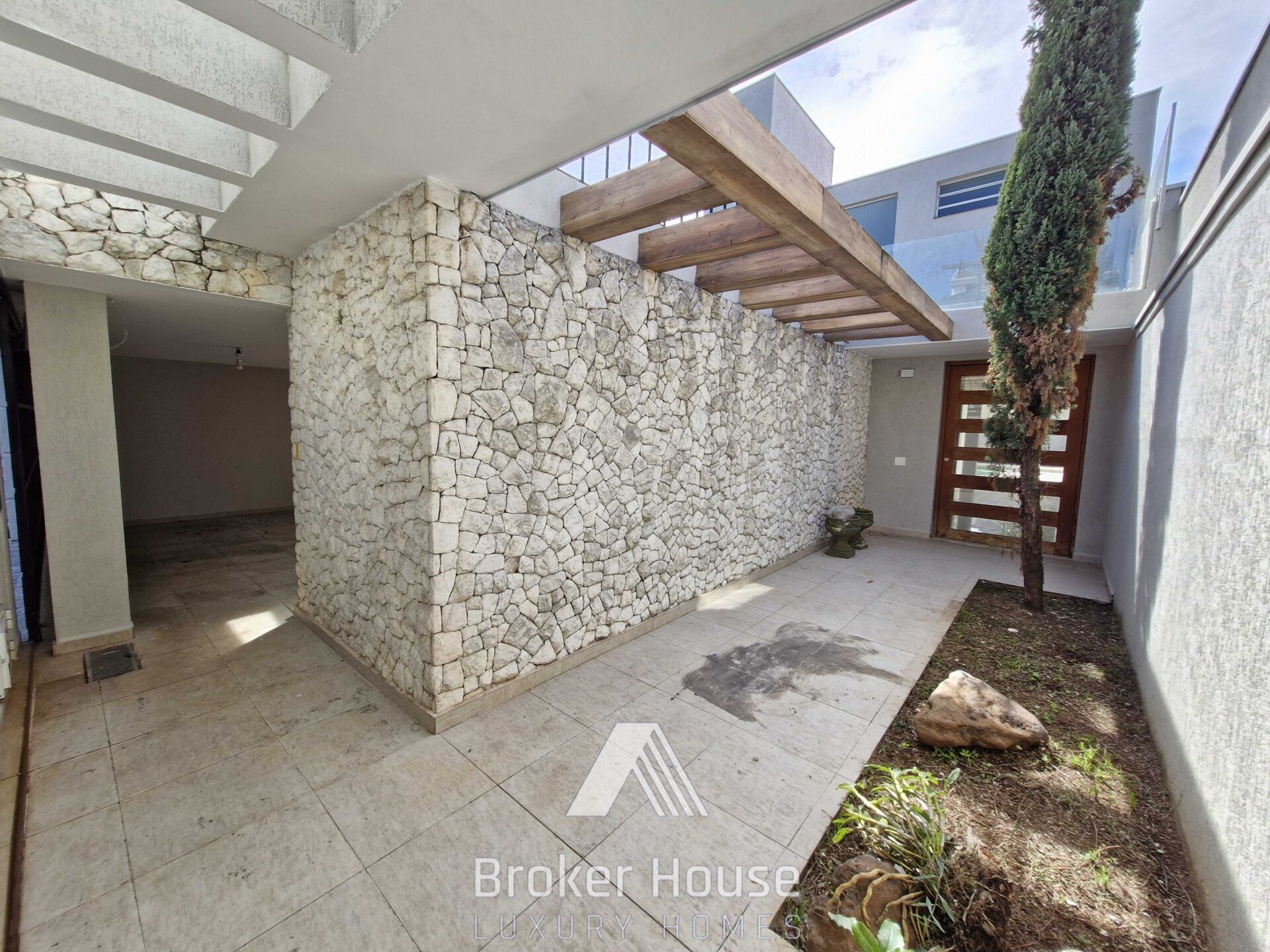 Casa para alugar com 3 quartos, 330m² - Foto 48