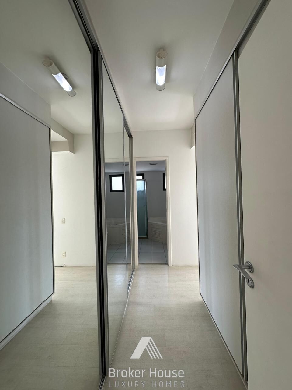 Apartamento à venda com 3 quartos, 192m² - Foto 12