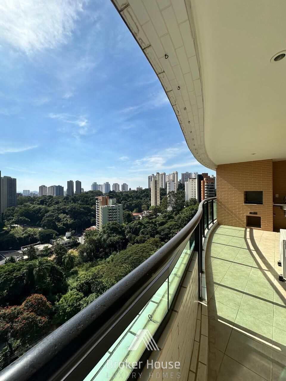 Apartamento à venda com 3 quartos, 192m² - Foto 1