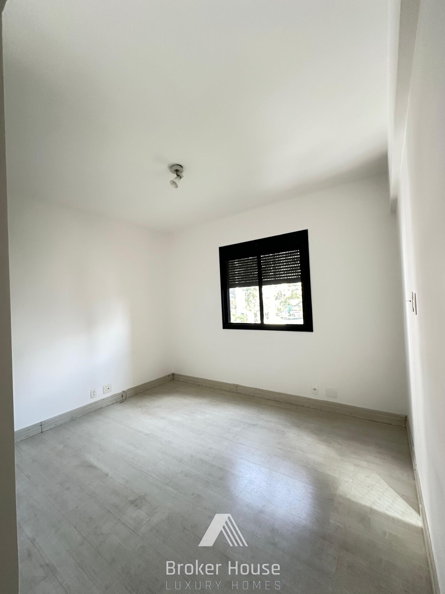 Apartamento à venda com 3 quartos, 192m² - Foto 14