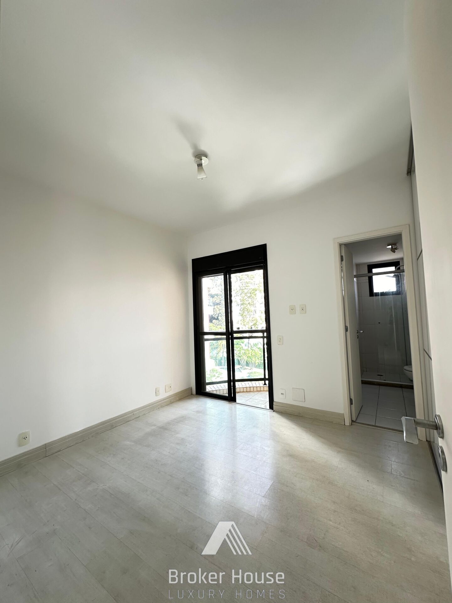 Apartamento à venda com 3 quartos, 192m² - Foto 10