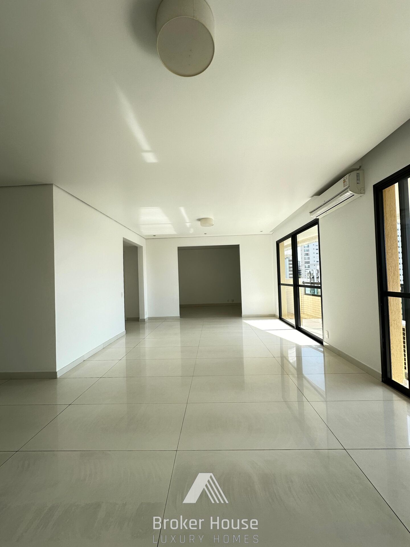 Apartamento à venda com 3 quartos, 192m² - Foto 5