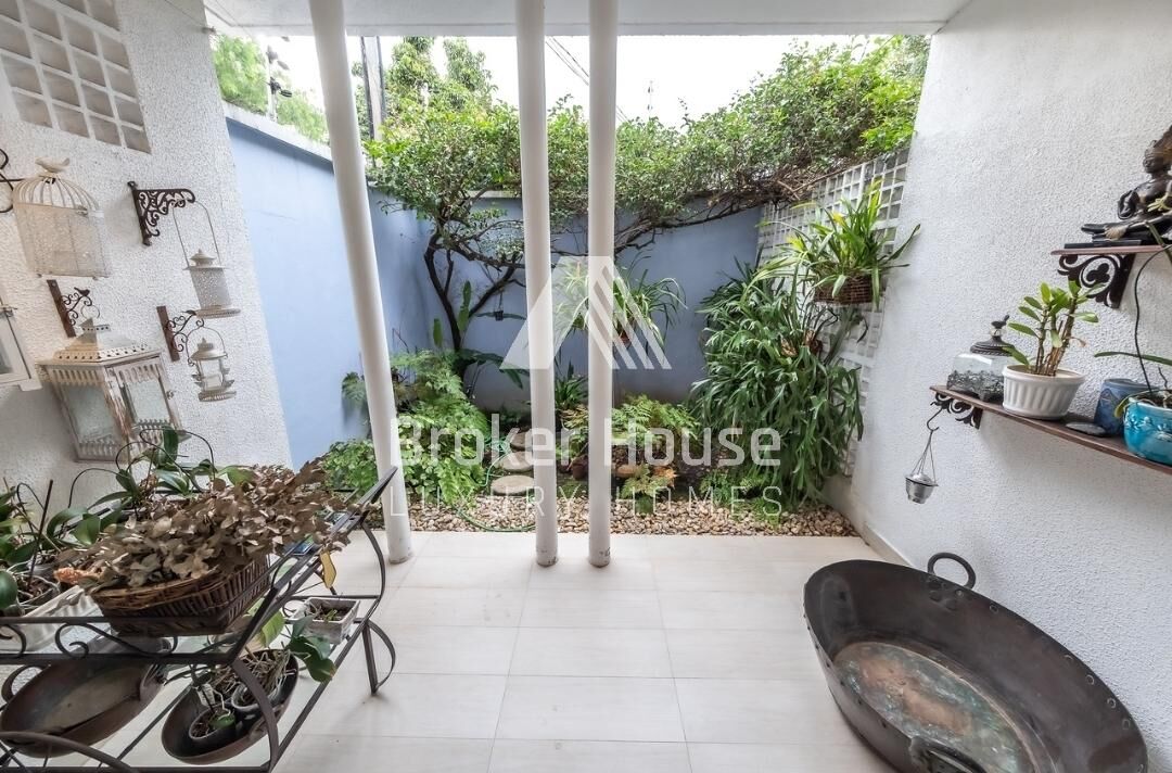 Casa à venda com 3 quartos, 270m² - Foto 11