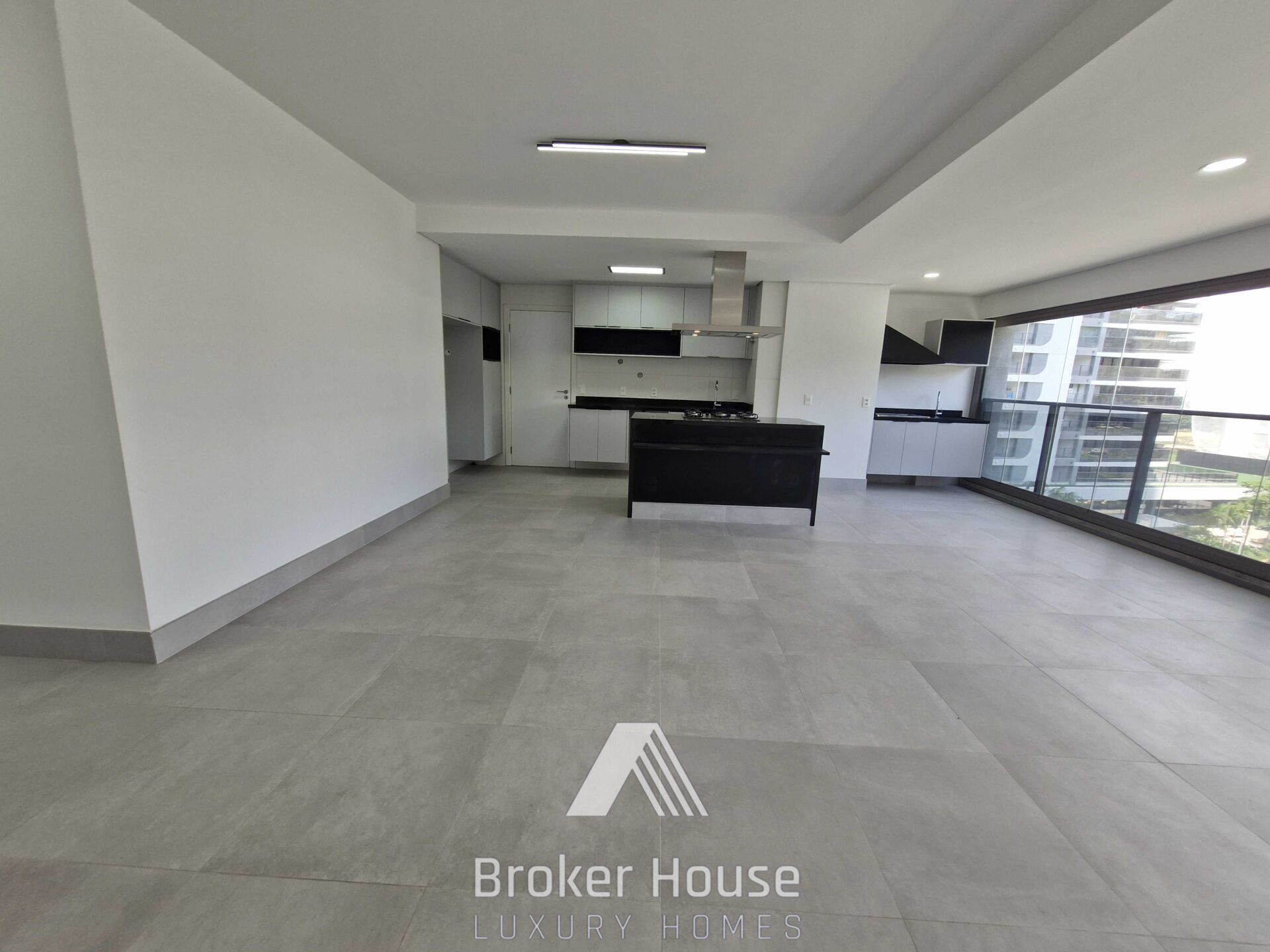 Apartamento para alugar com 3 quartos, 143m² - Foto 2