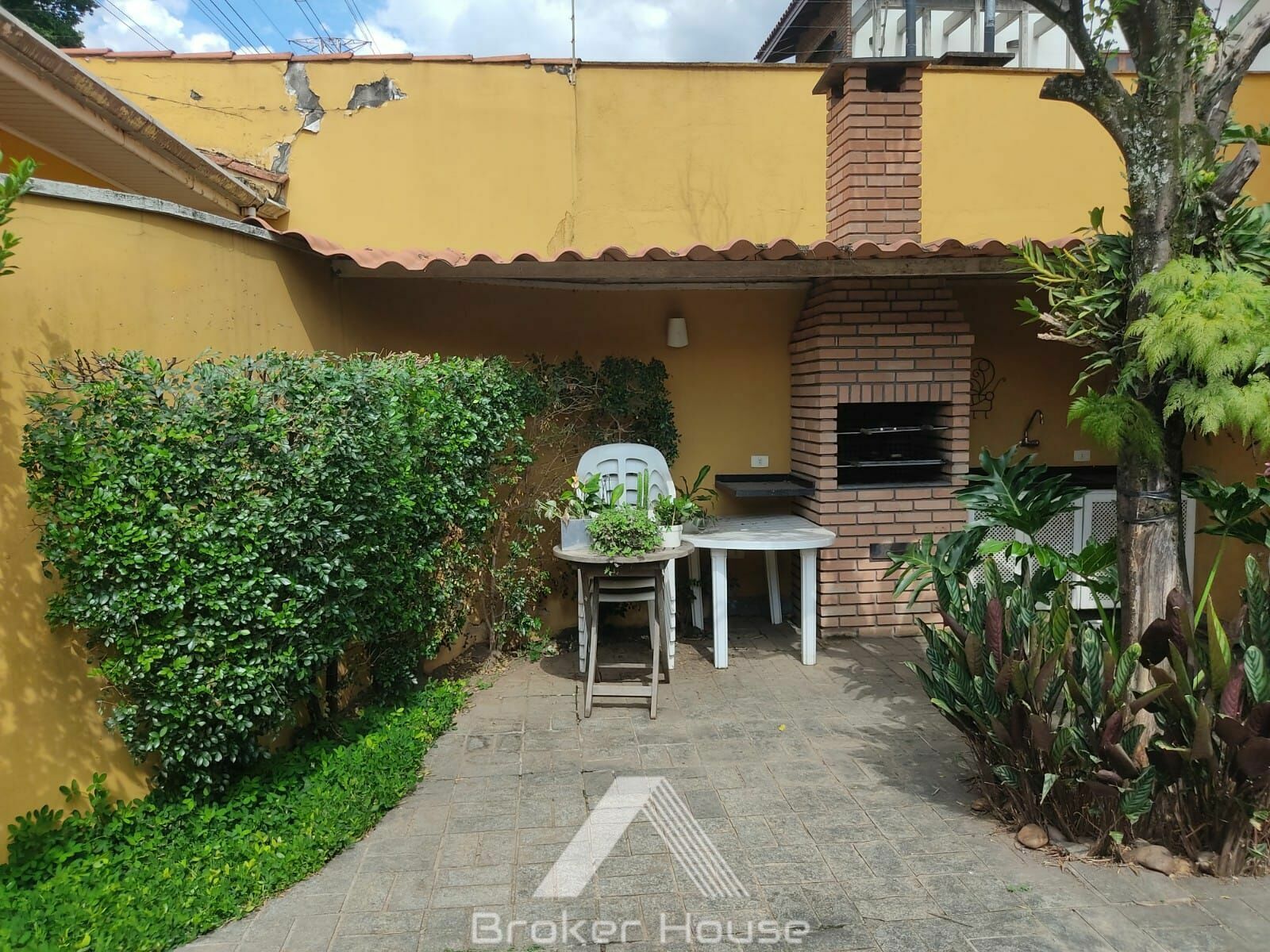 Casa para alugar com 4 quartos, 320m² - Foto 4