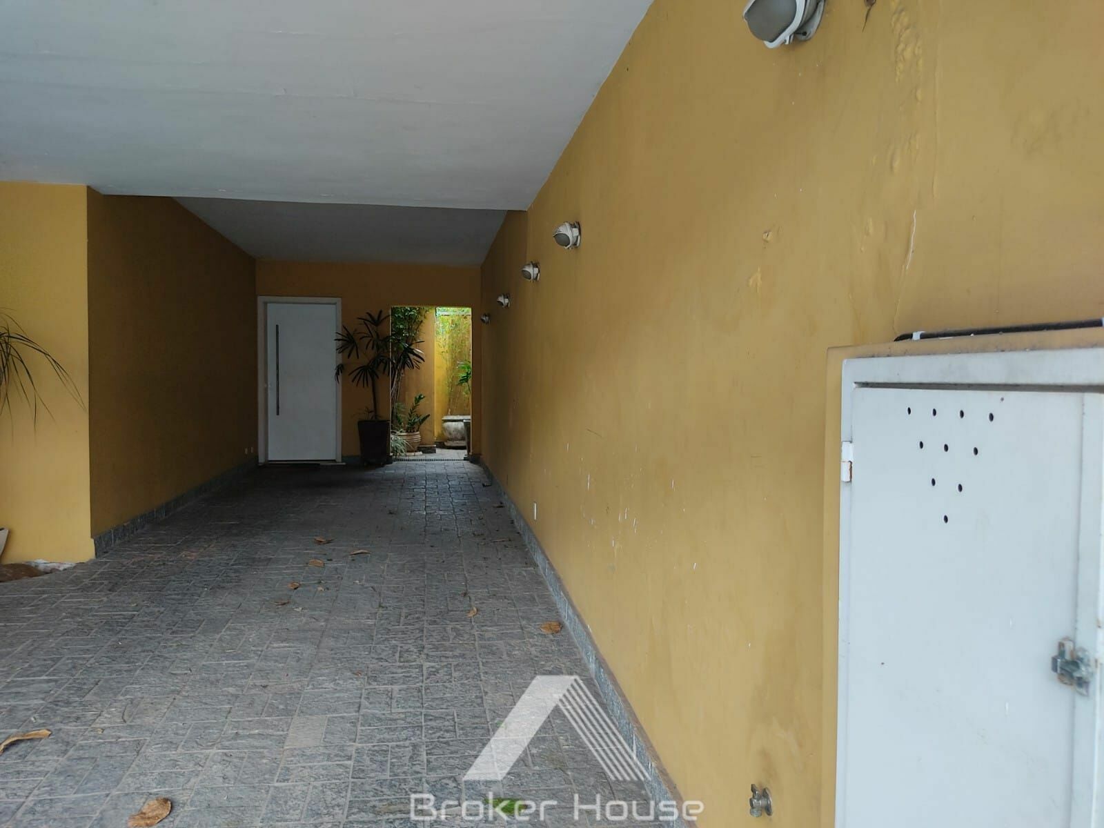 Casa para alugar com 4 quartos, 320m² - Foto 40