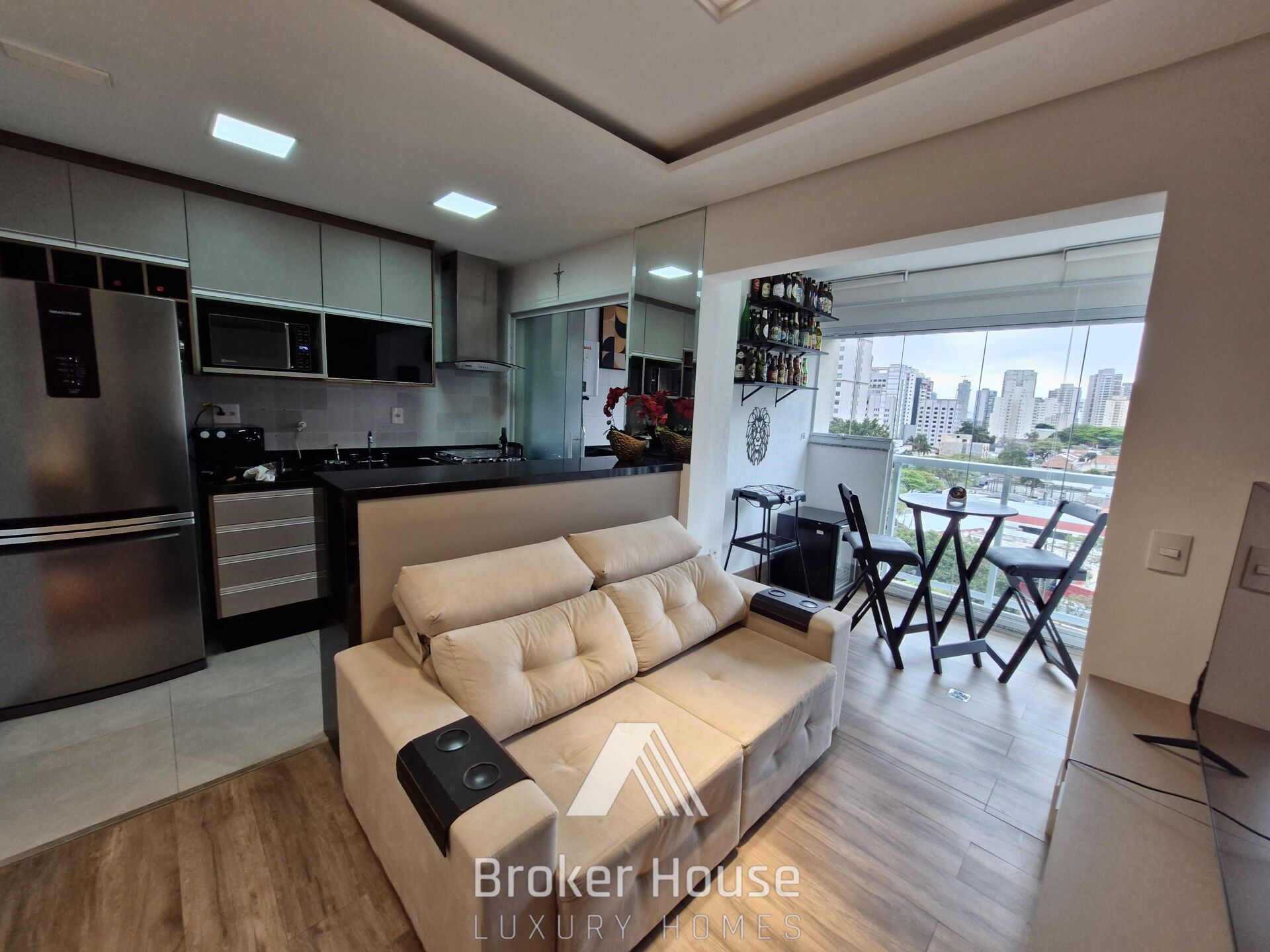 Apartamento para alugar com 2 quartos, 57m² - Foto 13