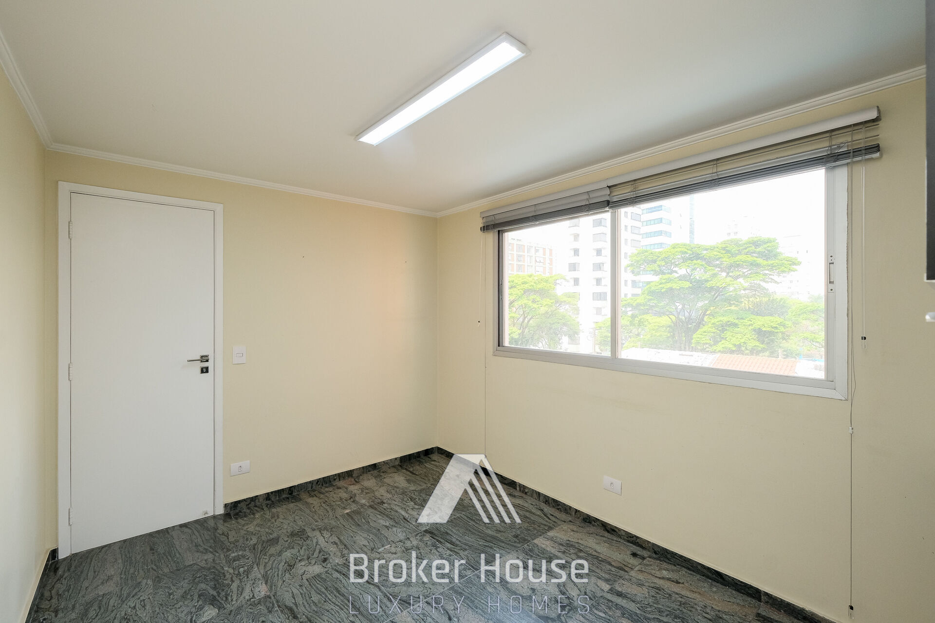 Apartamento à venda com 3 quartos, 215m² - Foto 32