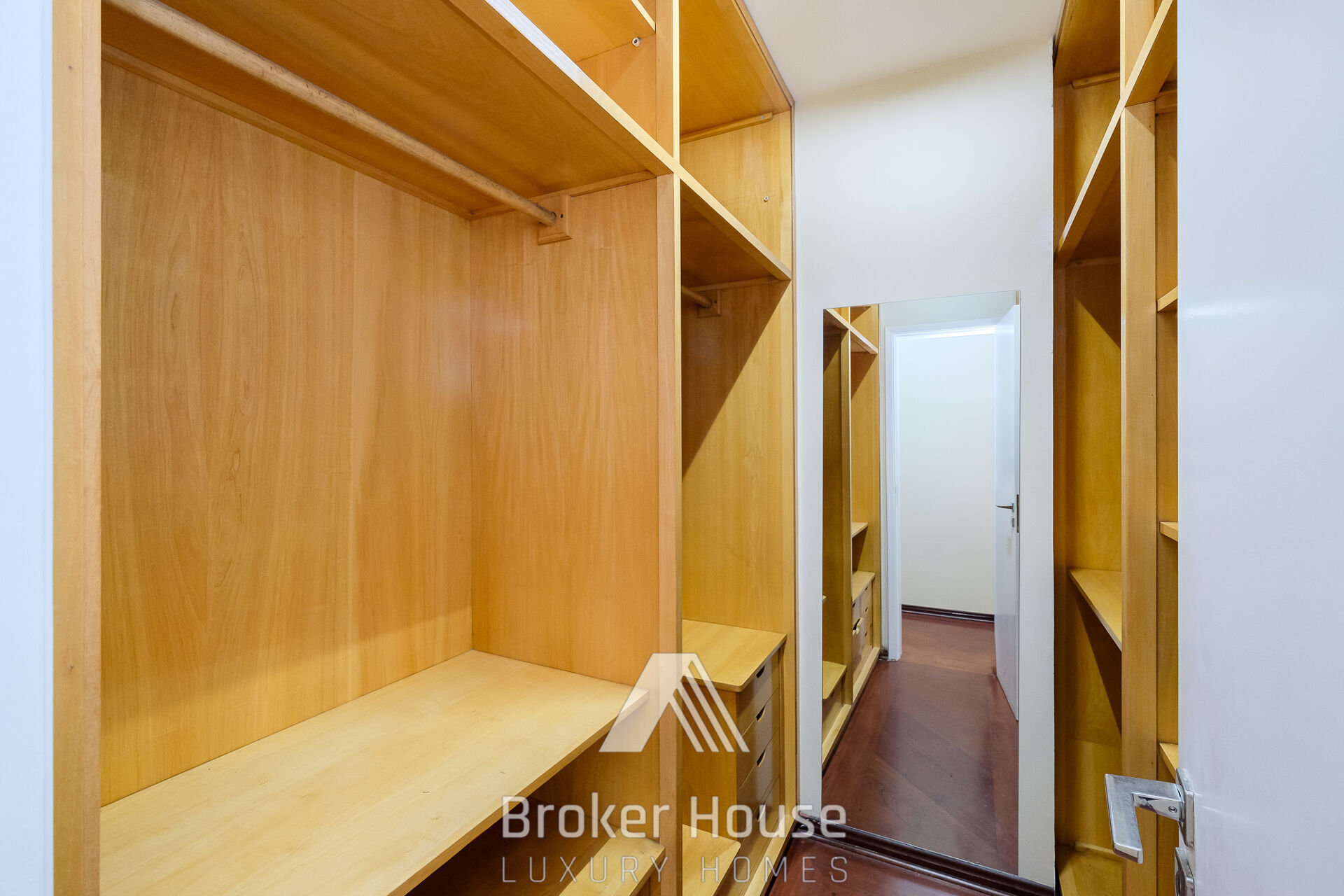 Apartamento à venda com 3 quartos, 215m² - Foto 29