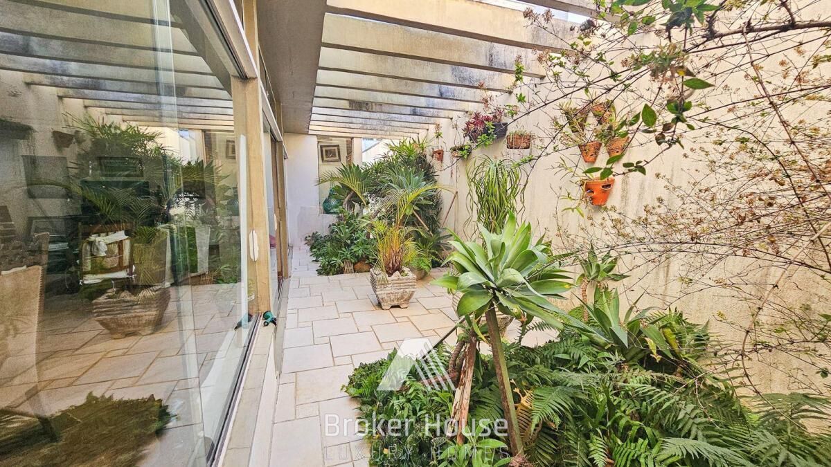 Casa à venda com 4 quartos, 350m² - Foto 13