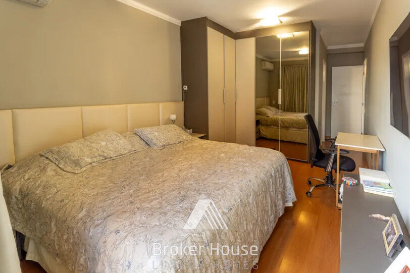 Apartamento à venda com 3 quartos, 137m² - Foto 9